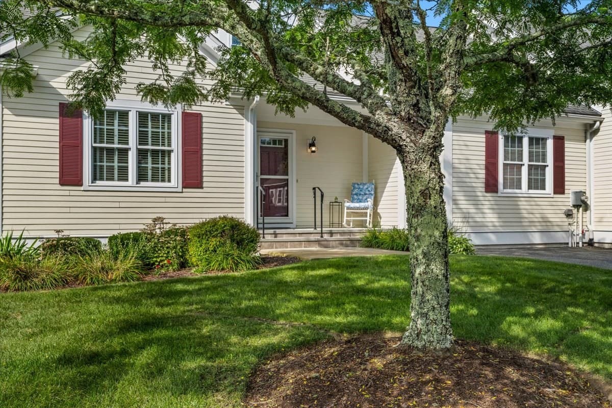 Condominium at 6 Lebaron Blvd # 6, Lakeville MA 02347, Lakeville, photo 4 of 42