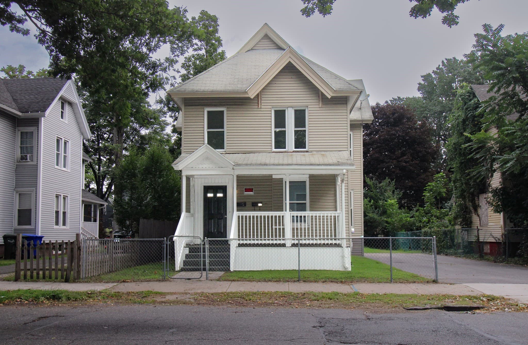 Multi Family at 129 Catharine St, Springfield MA 01109, Springfield, photo 3 of 23