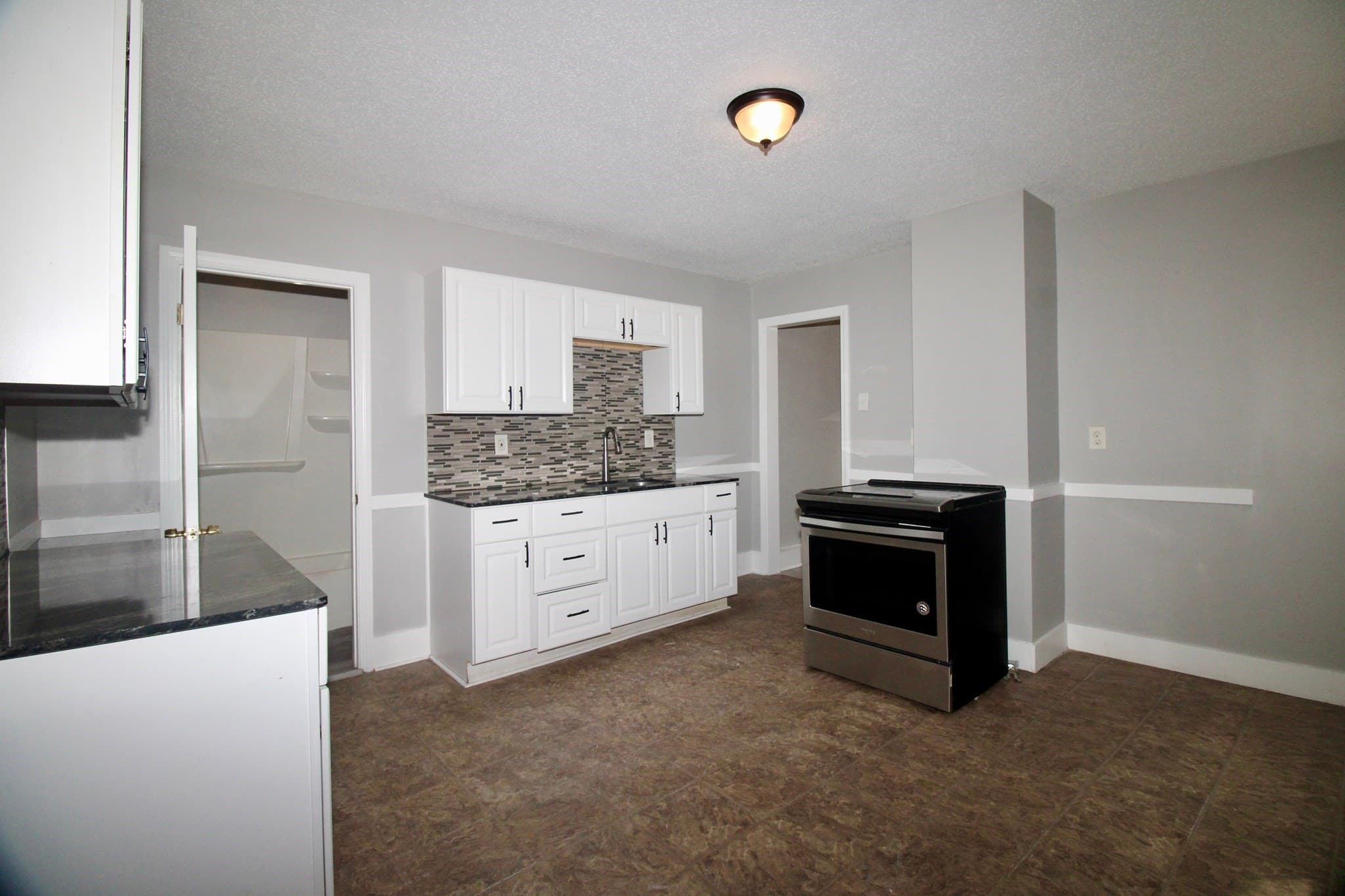 Multi Family at 129 Catharine St, Springfield MA 01109, Springfield, photo 5 of 23