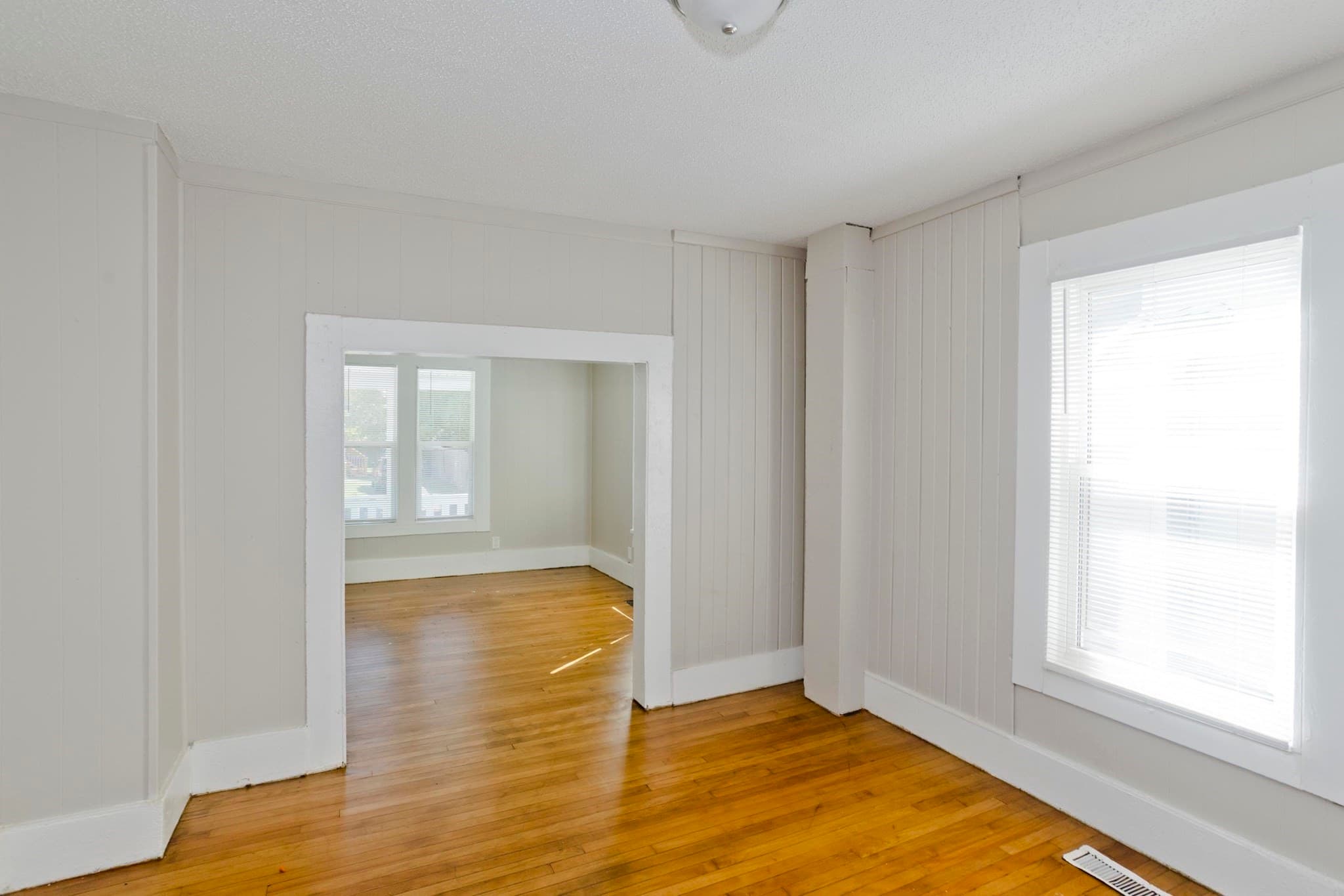 Single Family Residence at 30 Hawthorne St, Springfield MA 01105, Springfield, photo 6 of 28