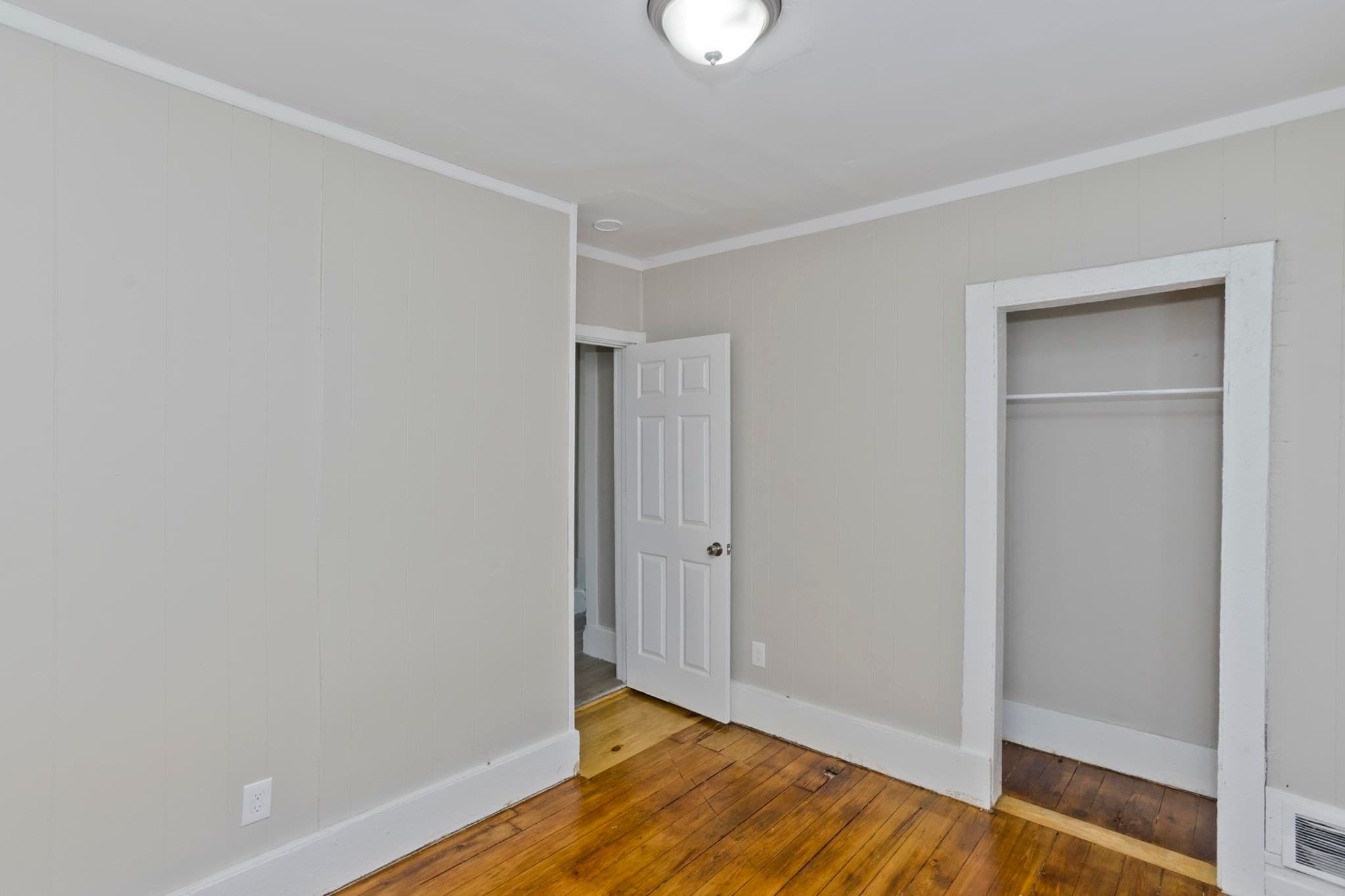 Single Family Residence at 30 Hawthorne St, Springfield MA 01105, Springfield, photo 16 of 28