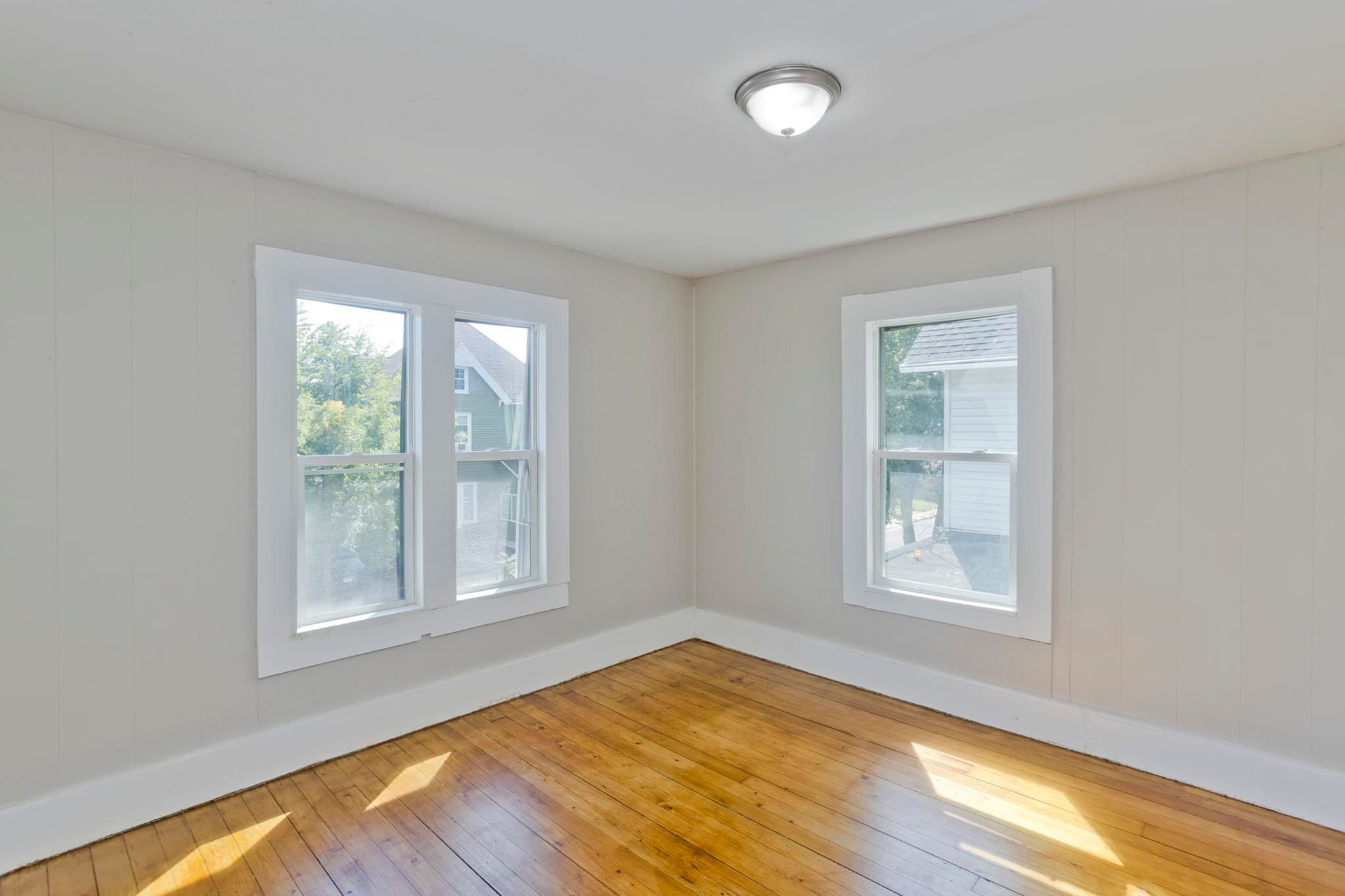 Single Family Residence at 30 Hawthorne St, Springfield MA 01105, Springfield, photo 12 of 28