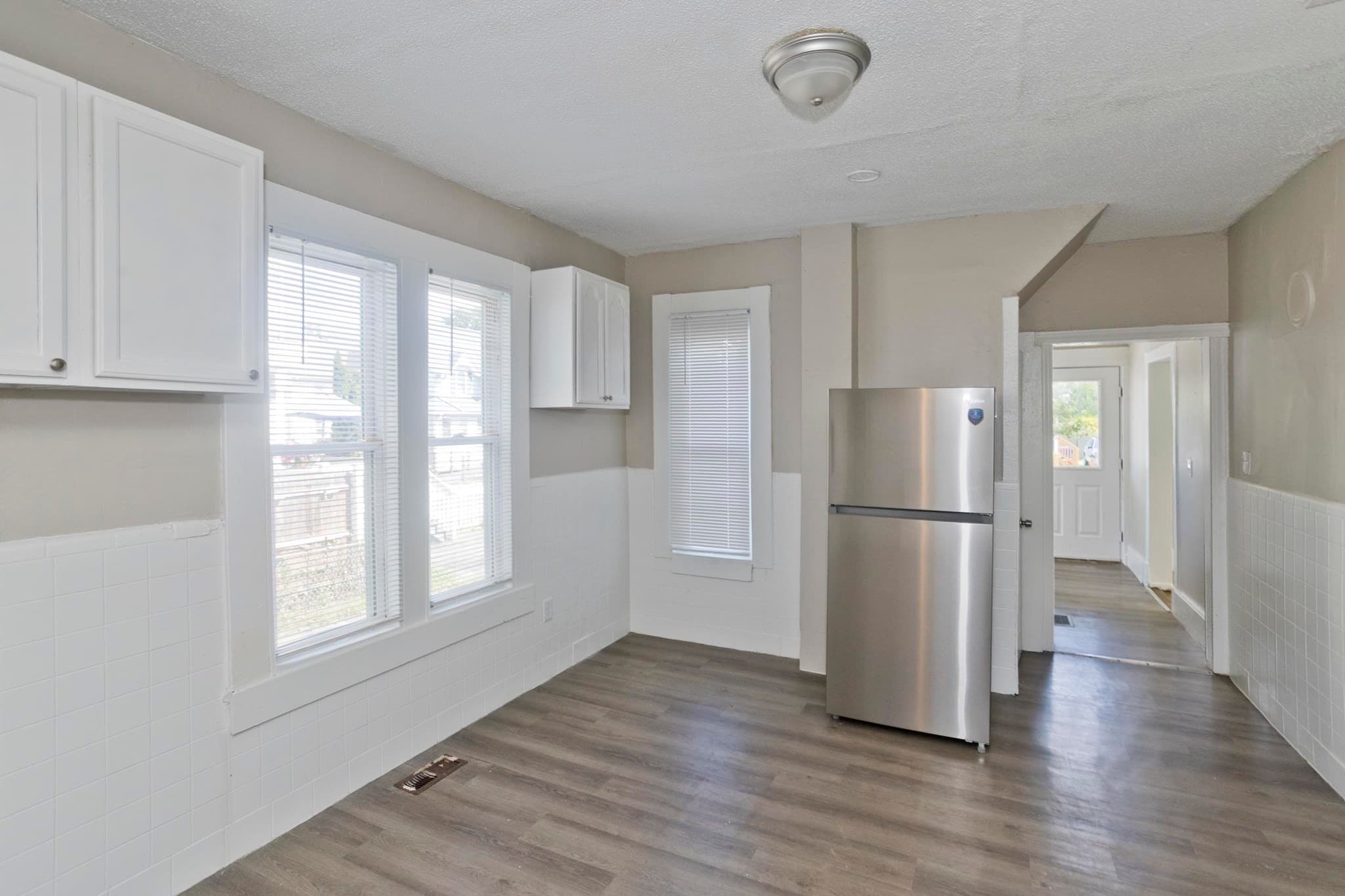 Single Family Residence at 30 Hawthorne St, Springfield MA 01105, Springfield, photo 5 of 28