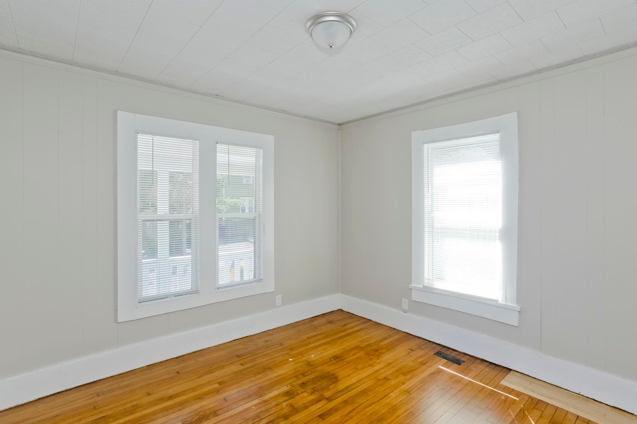 Single Family Residence at 30 Hawthorne St, Springfield MA 01105, Springfield, photo 20 of 28