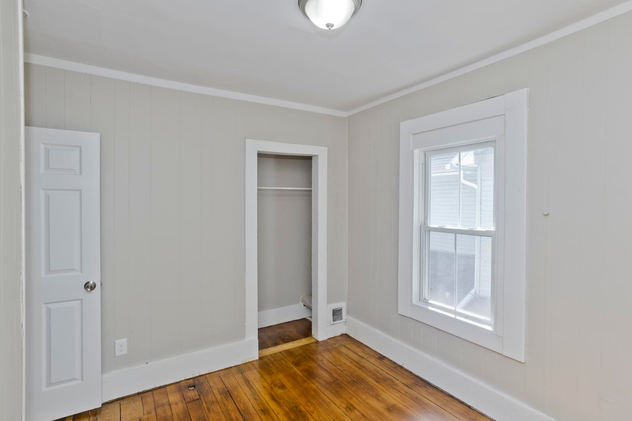Single Family Residence at 30 Hawthorne St, Springfield MA 01105, Springfield, photo 14 of 28