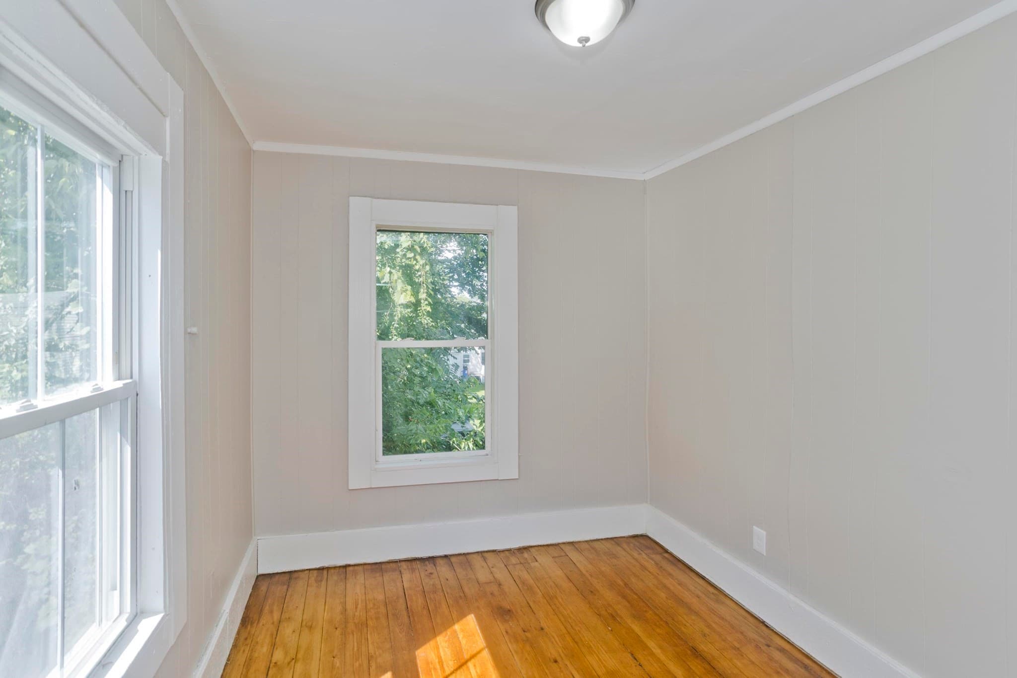 Single Family Residence at 30 Hawthorne St, Springfield MA 01105, Springfield, photo 15 of 28