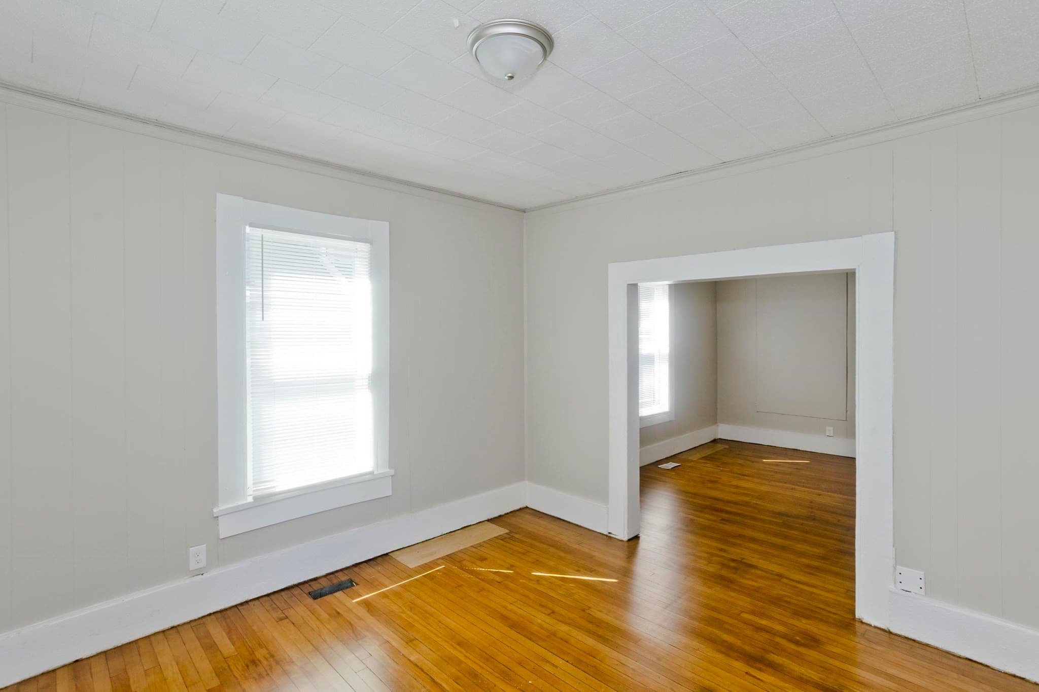 Single Family Residence at 30 Hawthorne St, Springfield MA 01105, Springfield, photo 8 of 28