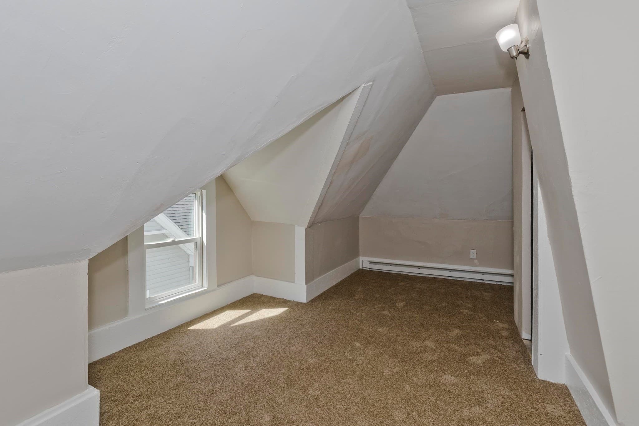 Single Family Residence at 30 Hawthorne St, Springfield MA 01105, Springfield, photo 21 of 28