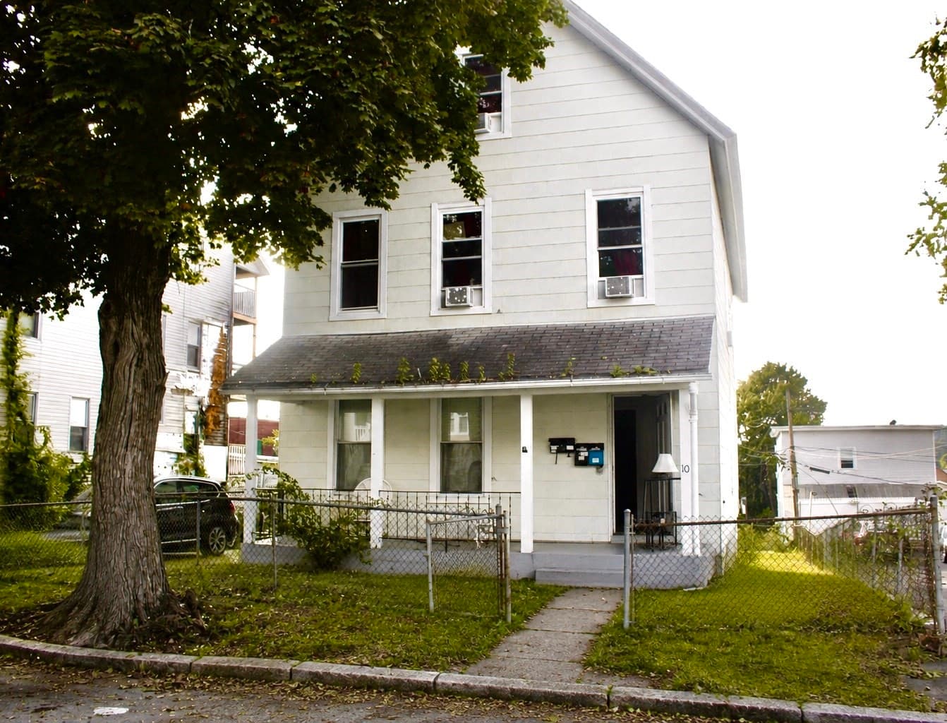 10 Hollywood St, Worcester MA 01610