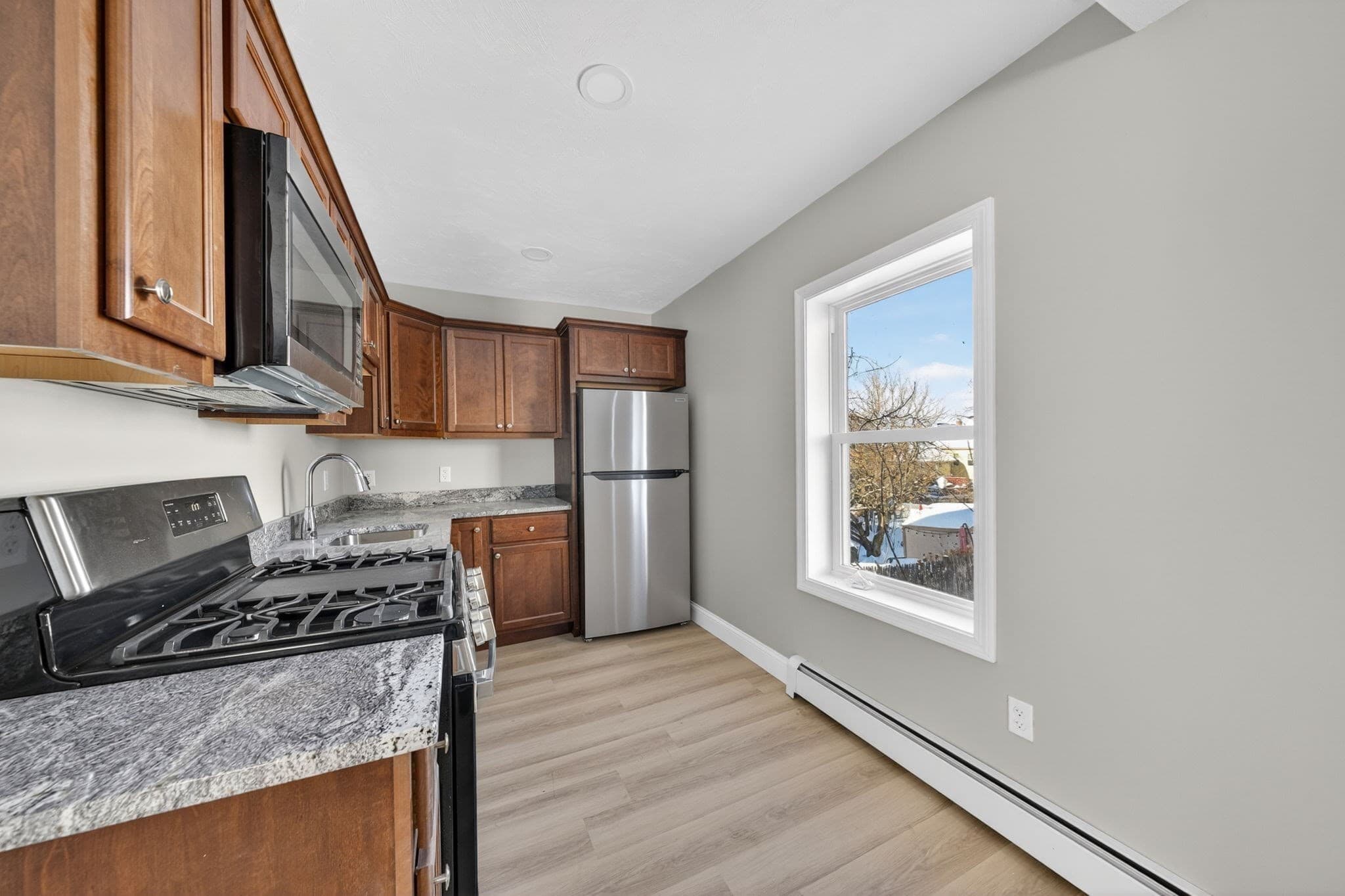 4 Family at 169 Grant St, Fall River MA 02721, Fall River, photo 17 of 42