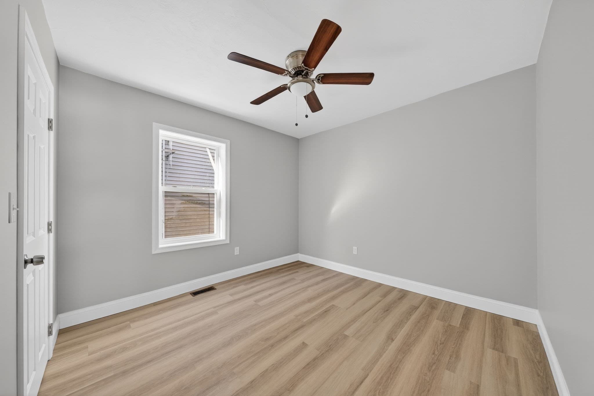 4 Family at 169 Grant St, Fall River MA 02721, Fall River, photo 11 of 42