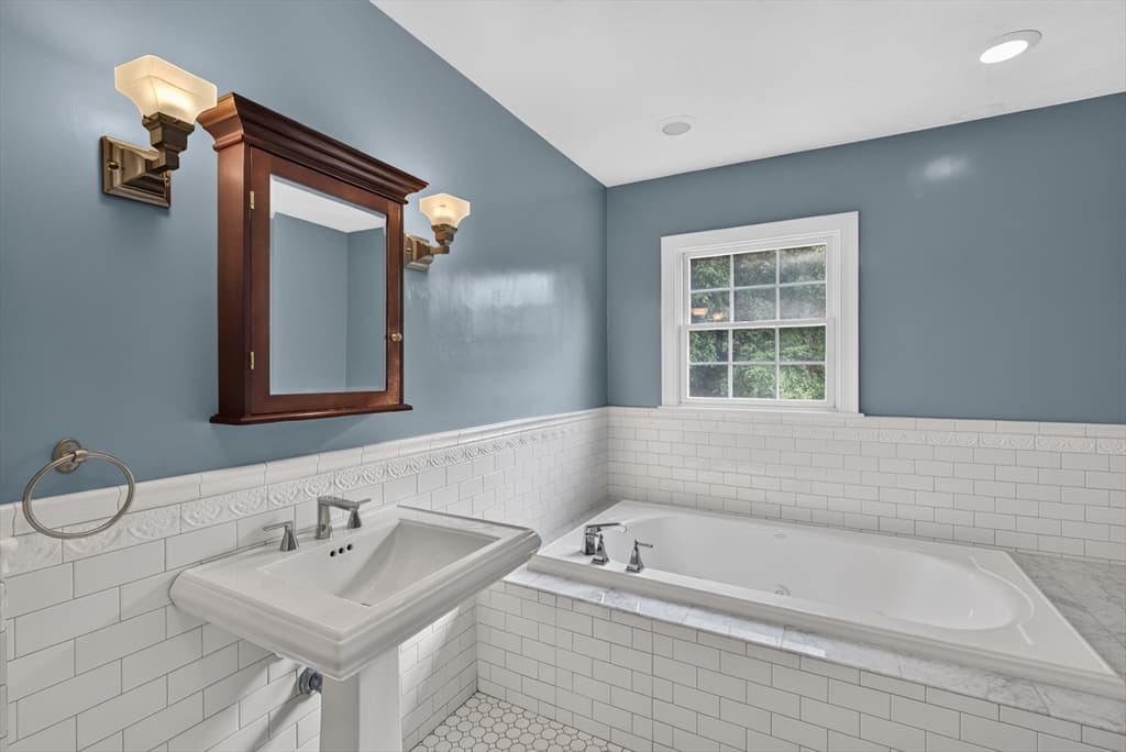 Single Family Residence at 142 Holman St, Shrewsbury MA 01545, Shrewsbury, photo 26 of 42