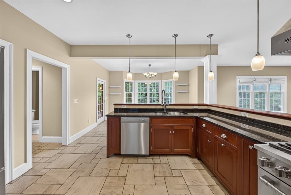 Single Family Residence at 142 Holman St, Shrewsbury MA 01545, Shrewsbury, photo 14 of 42