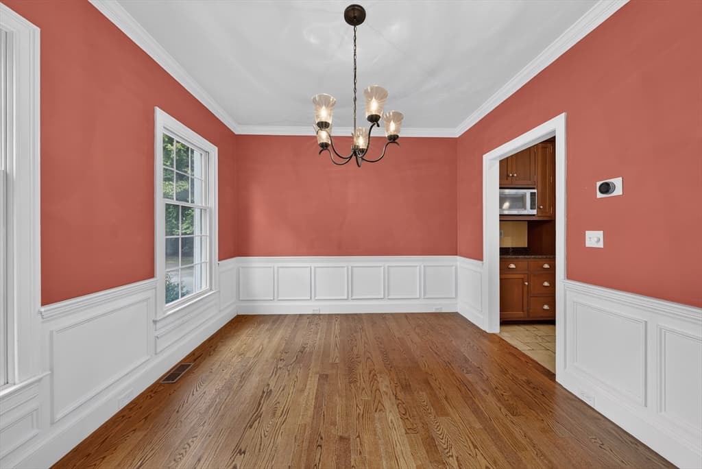 Single Family Residence at 142 Holman St, Shrewsbury MA 01545, Shrewsbury, photo 8 of 42