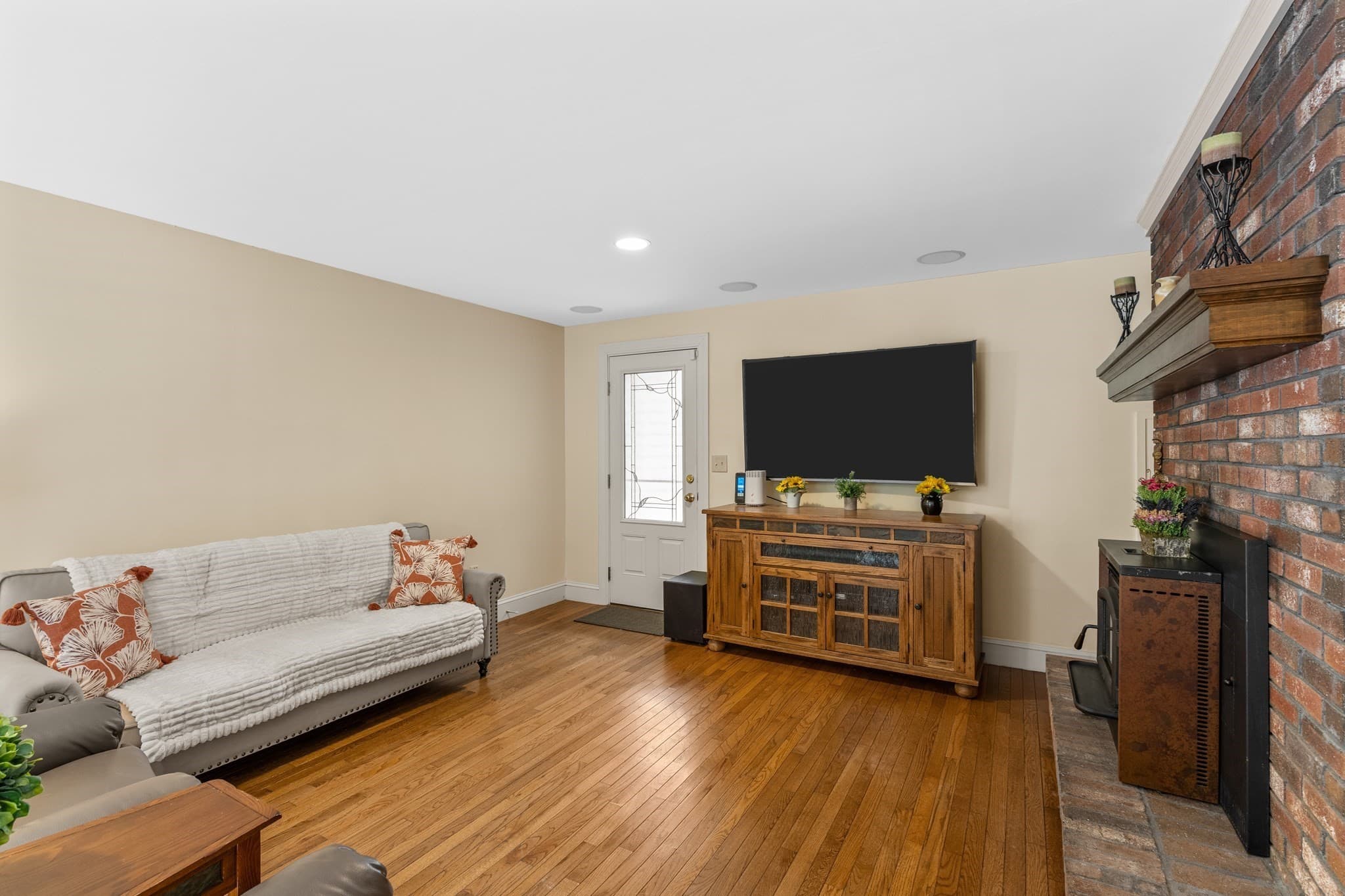 Single Family Residence at 18 Indian Cove Rd, Marion MA 02738, Marion, photo 9 of 42