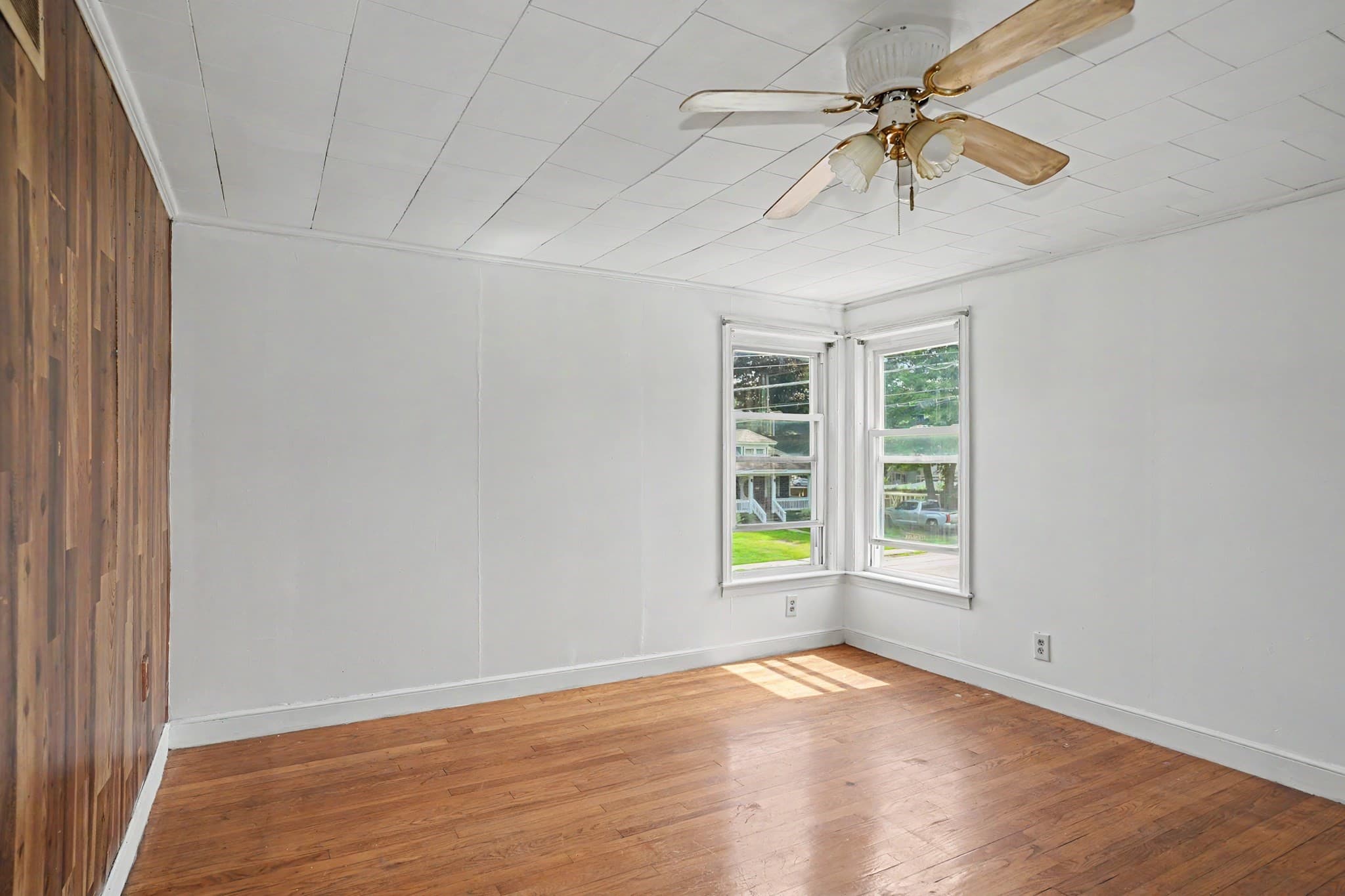 2 Family - 2 Units Up/Down at 25 E Main St, Northborough MA 01532, photo 16 of 17