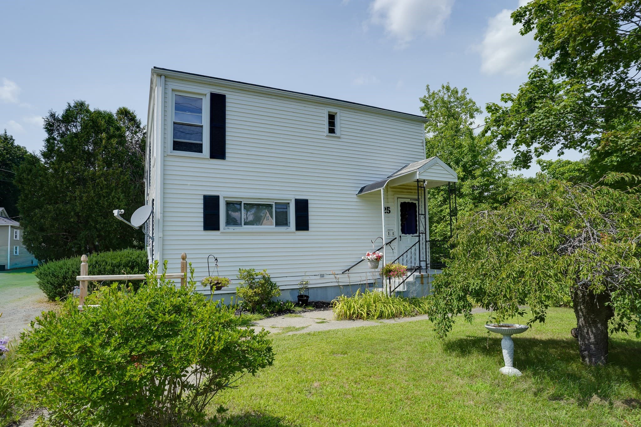 25 E Main St, Northborough MA 01532