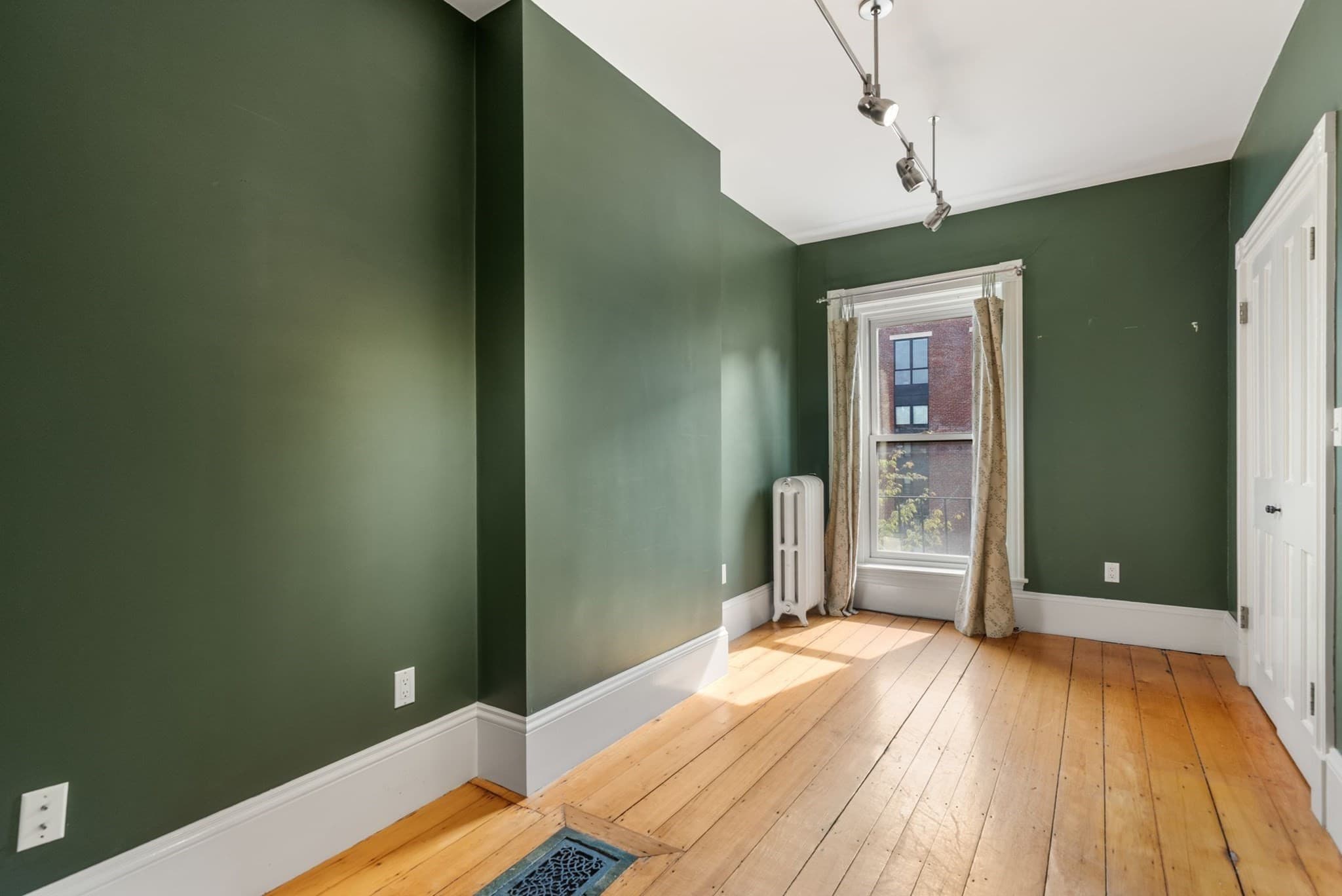 Single Family Residence at 23 Cumberland St, Boston MA 02115, photo 27 of 40