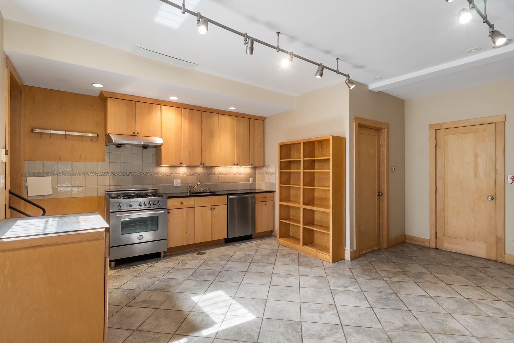 Single Family Residence at 23 Cumberland St, Boston MA 02115, photo 32 of 40
