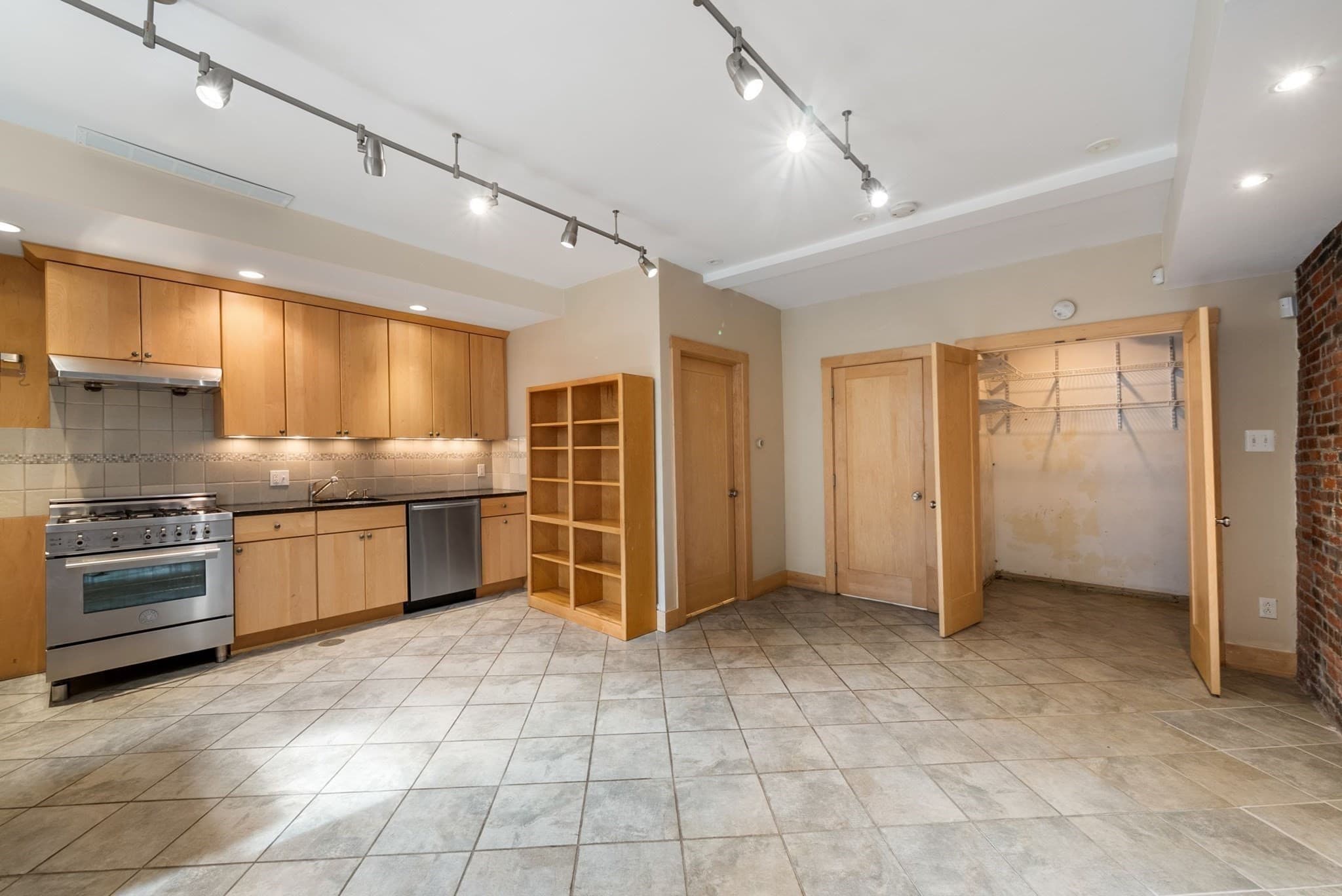 Single Family Residence at 23 Cumberland St, Boston MA 02115, photo 31 of 40