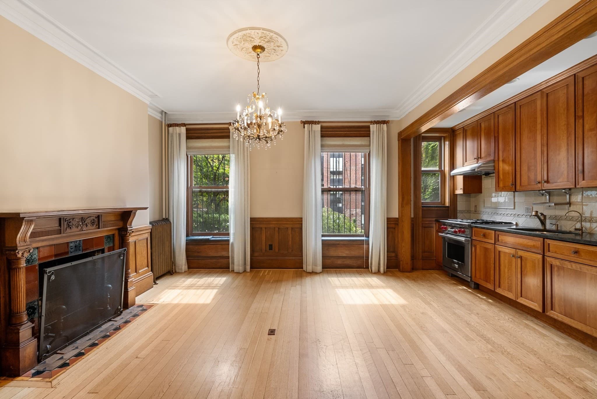 Single Family Residence at 23 Cumberland St, Boston MA 02115, photo 8 of 40