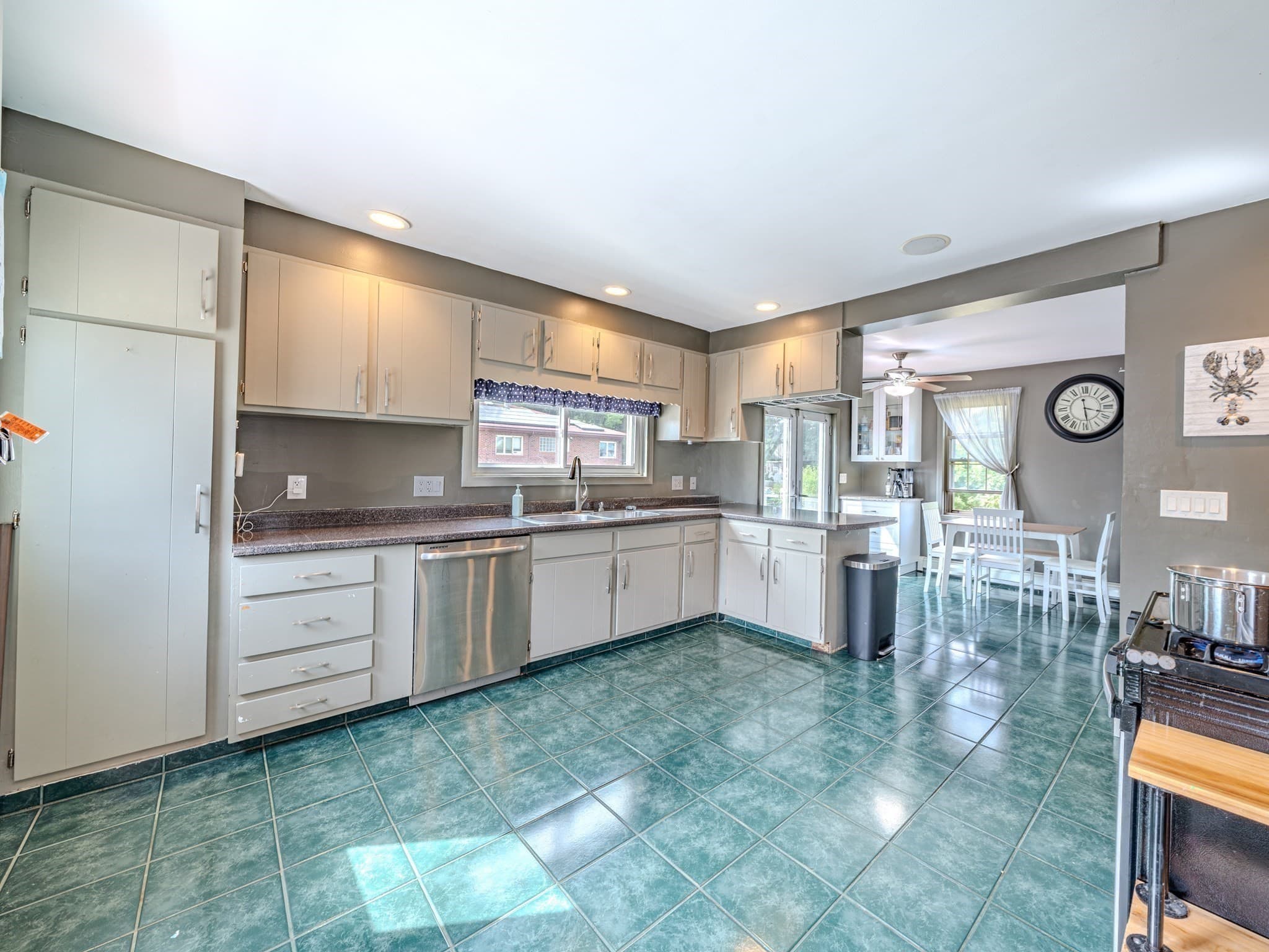 Single Family Residence at 23 Henry St, Saugus MA 01906, photo 12 of 41