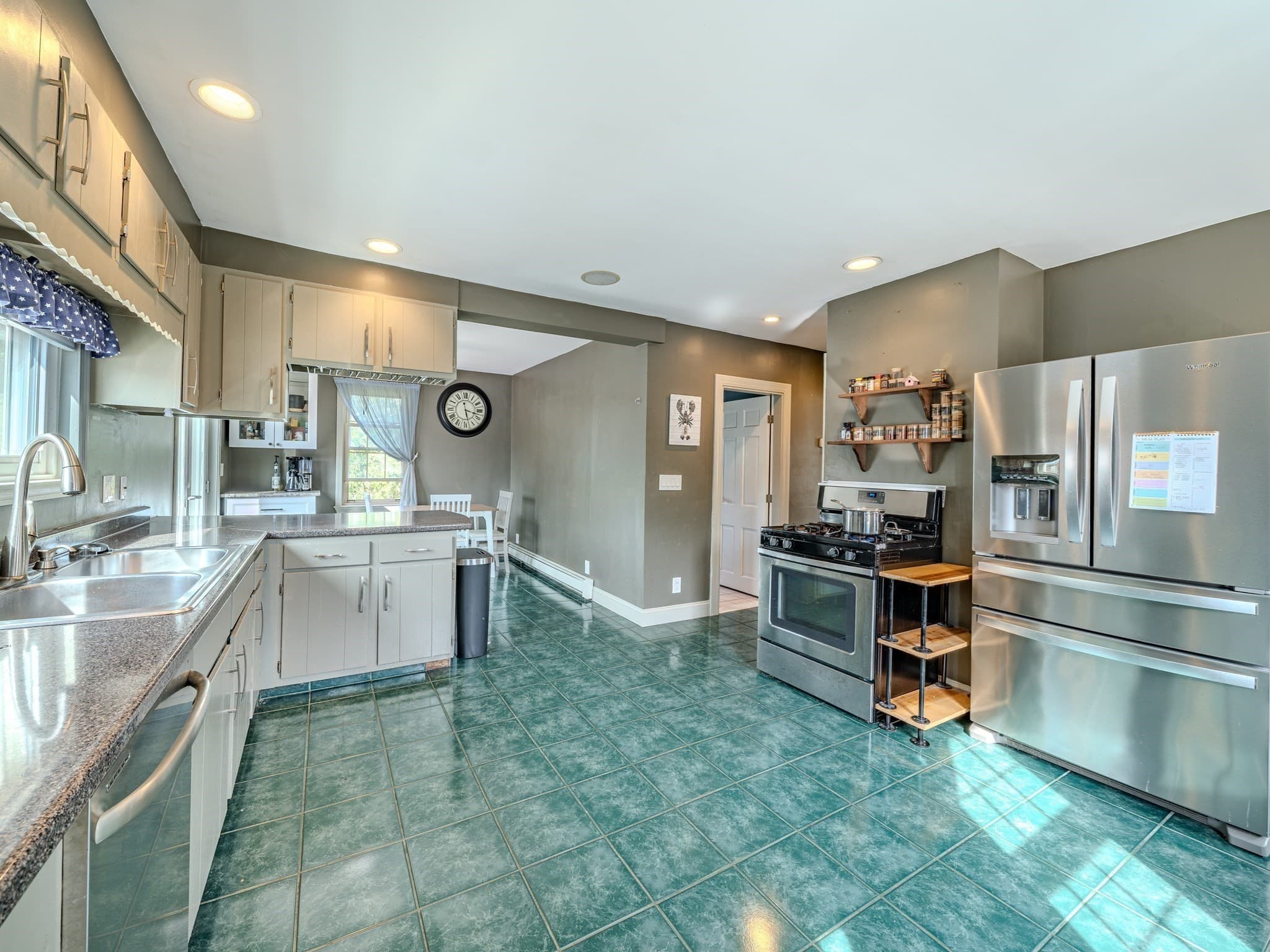Single Family Residence at 23 Henry St, Saugus MA 01906, photo 11 of 41