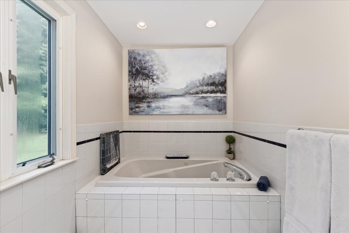 Single Family Residence at 5 Line Brook Rd, Atkinson NH 03811, Atkinson, photo 5 of 42