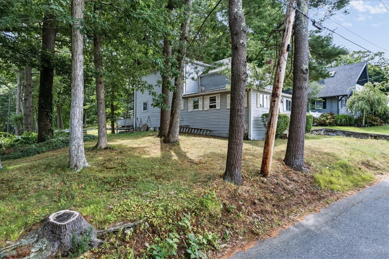 Single Family Residence at 65 Neponset Heights Ave, Foxboro MA 02035, Foxboro, photo 6 of 39