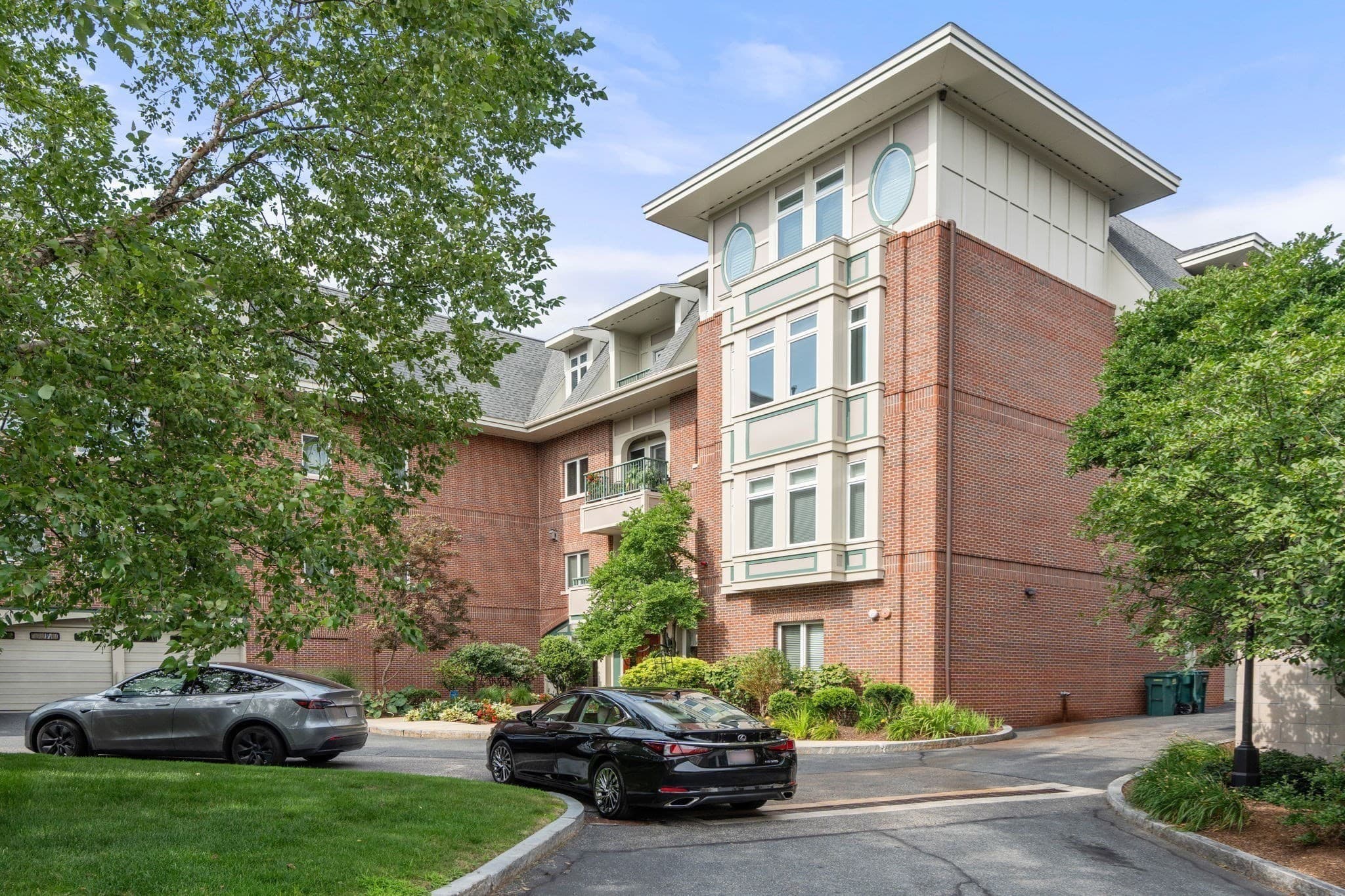 Condominium at 630 Hammond St # 104, Brookline MA 02467, Brookline, photo 2 of 18