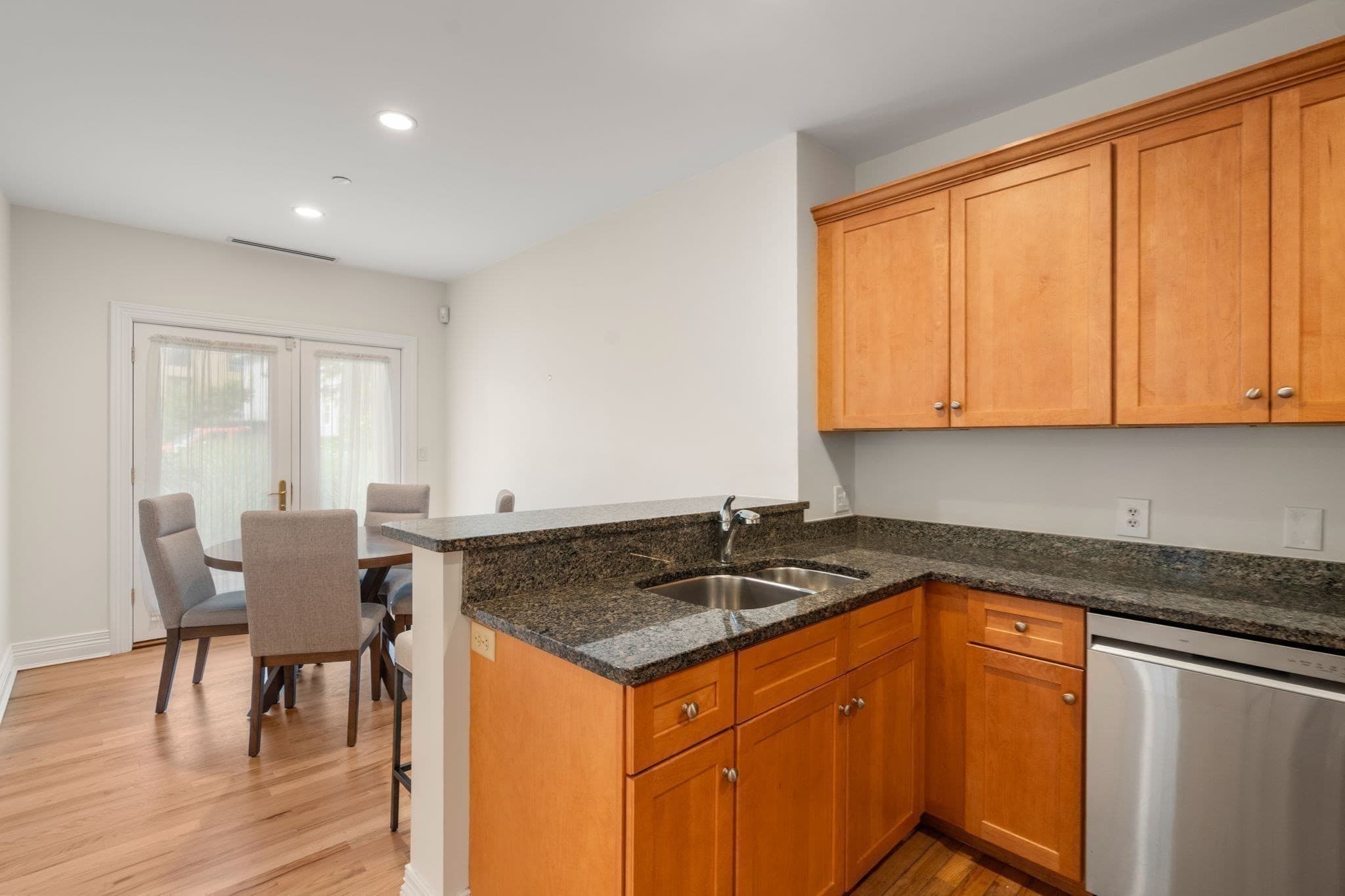 Condominium at 630 Hammond St # 104, Brookline MA 02467, Brookline, photo 7 of 18