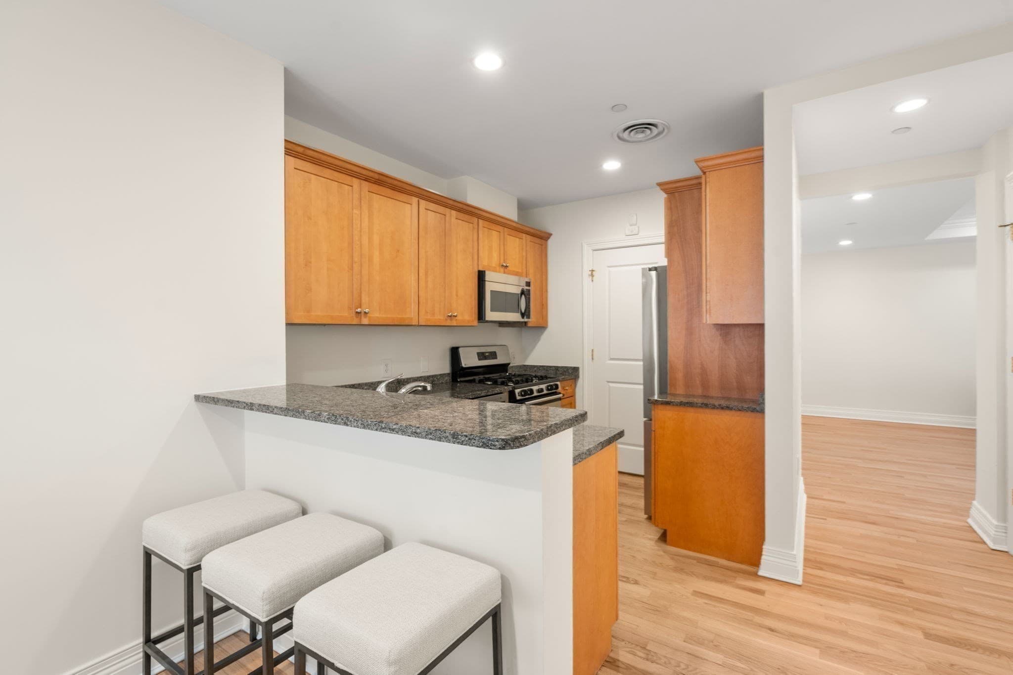 Condominium at 630 Hammond St # 104, Brookline MA 02467, Brookline, photo 9 of 18