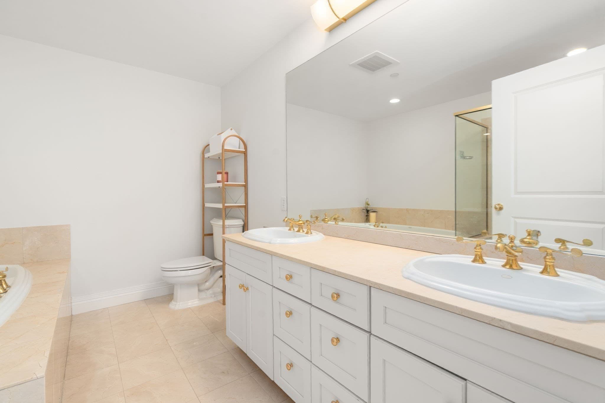 Condominium at 630 Hammond St # 104, Brookline MA 02467, Brookline, photo 14 of 18