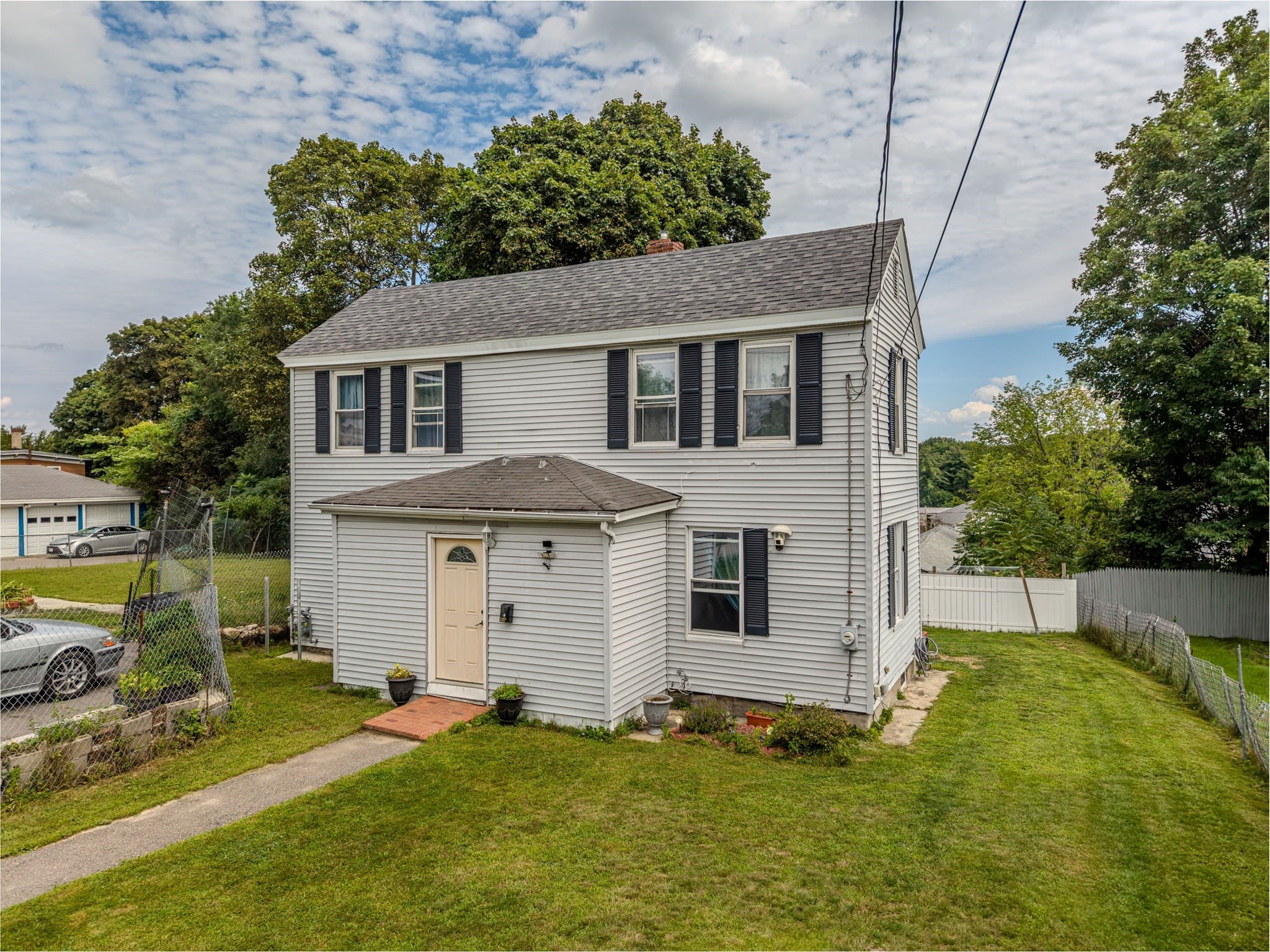 Single Family Residence at 20 Boutelle St, Fitchburg MA 01420, Fitchburg, photo 2 of 39