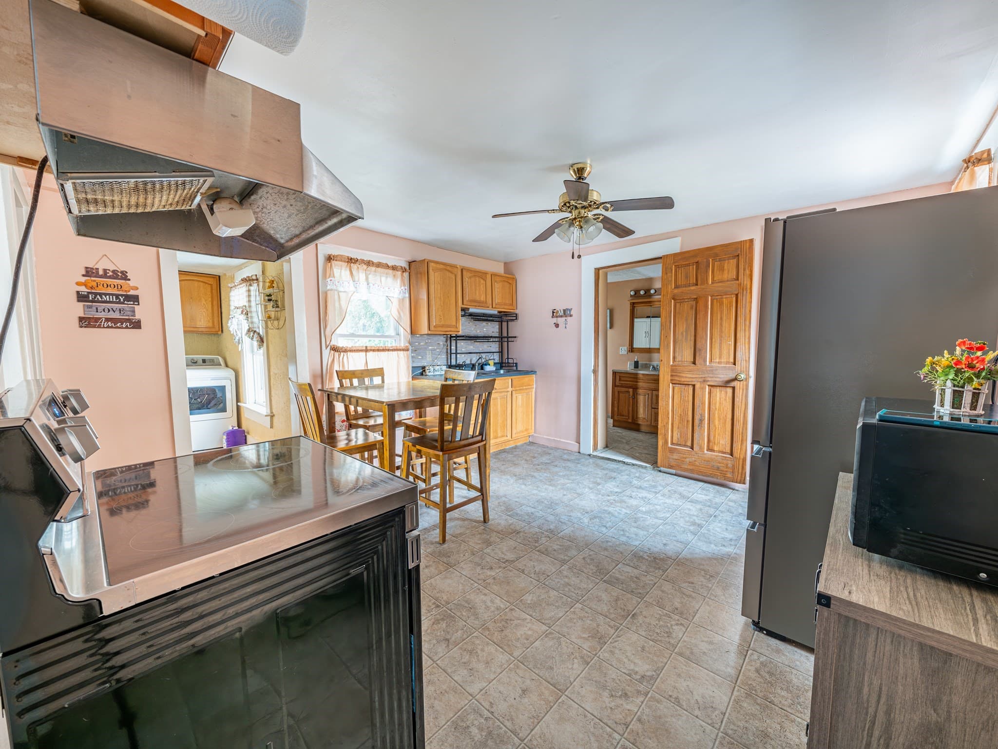 Single Family Residence at 20 Boutelle St, Fitchburg MA 01420, Fitchburg, photo 10 of 39