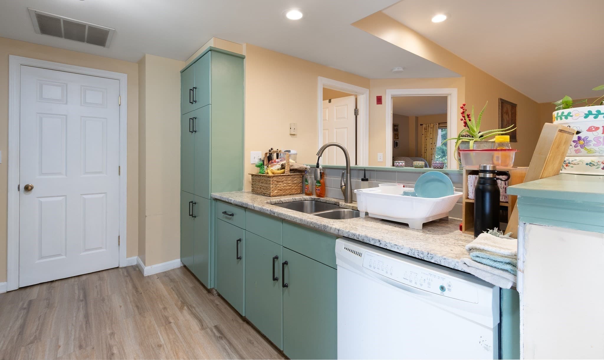Condominium at 770 Salisbury Street # 511, Worcester MA 01609, Worcester, photo 4 of 32