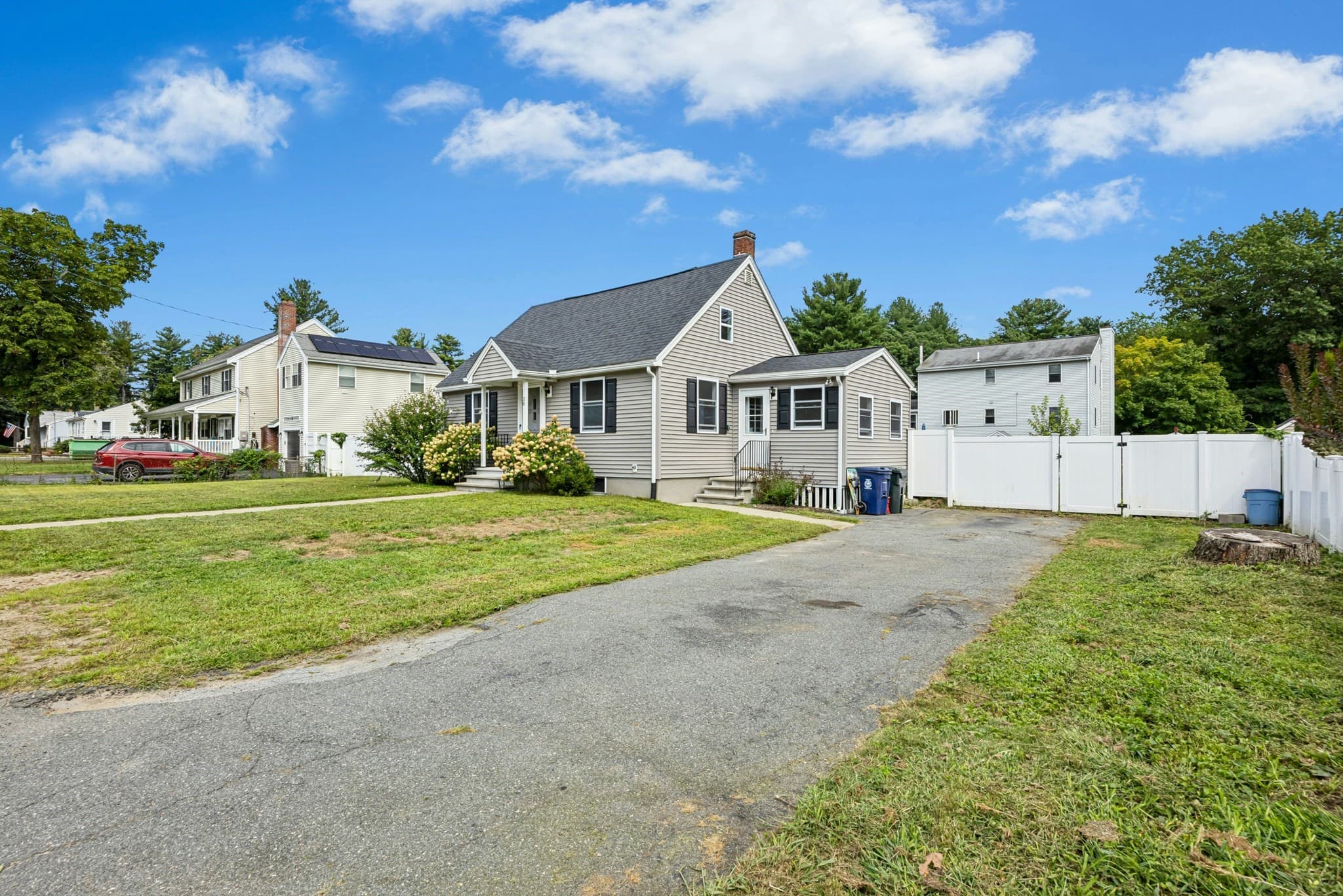 Single Family Residence at 38 Oakdale Road, Wilmington MA 01887, Wilmington, photo 2 of 28