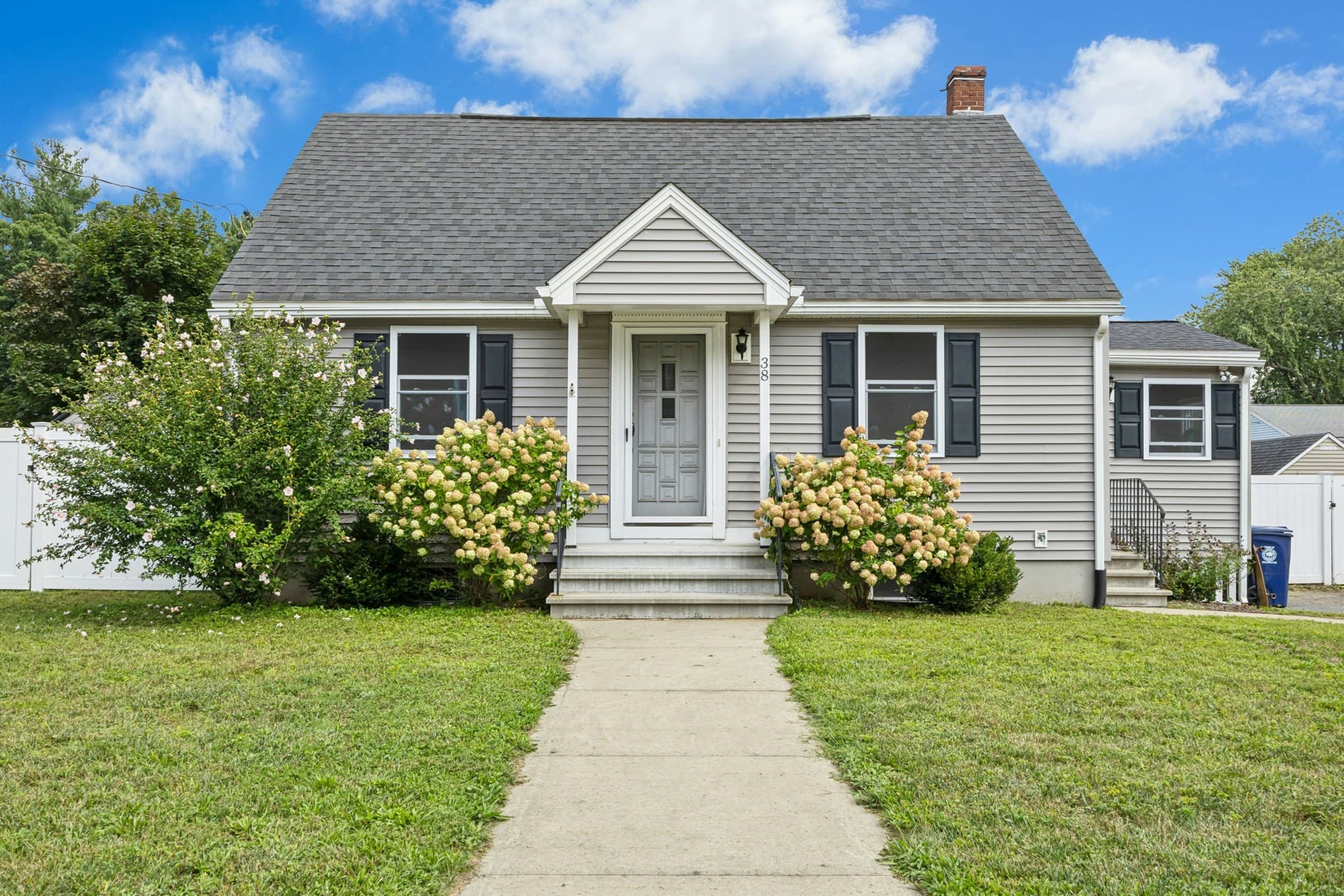 38 Oakdale Road, Wilmington MA 01887