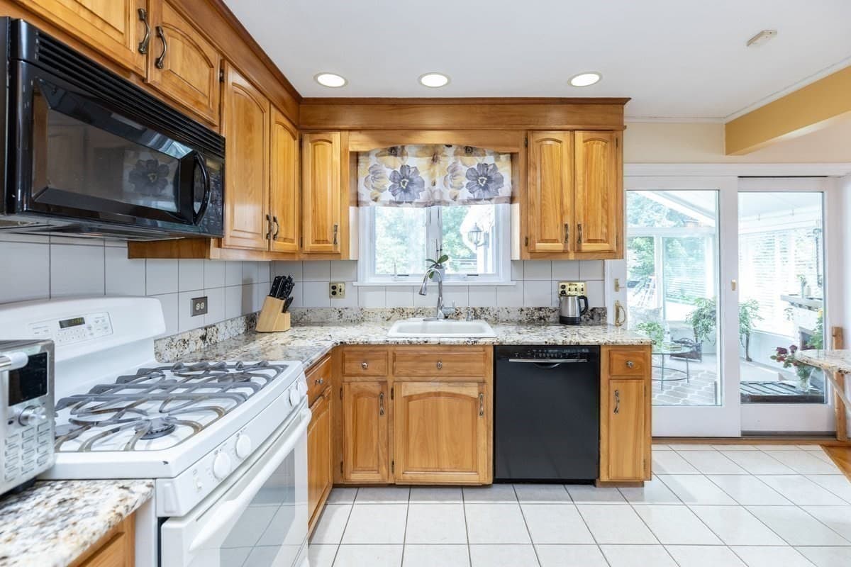 Single Family Residence at 72 True St, Revere MA 02151, Revere, photo 15 of 42