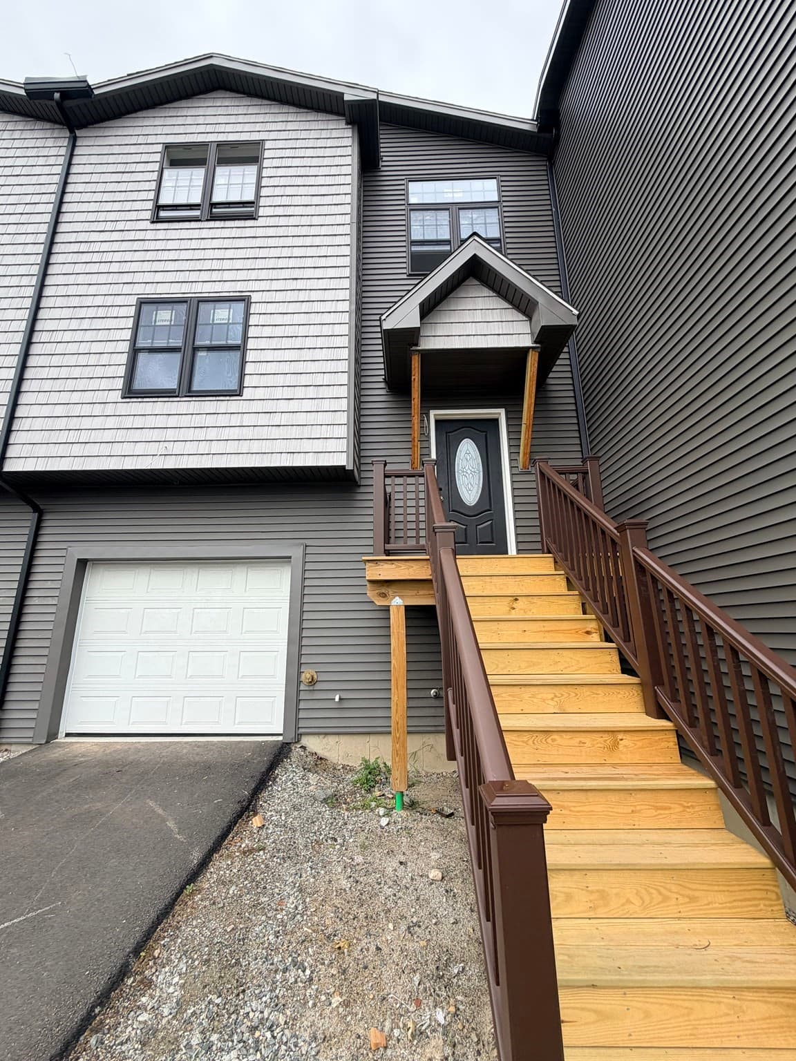 Single Family Residence at 52 Warner Ave, Worcester MA 01604, Worcester, photo 2 of 13