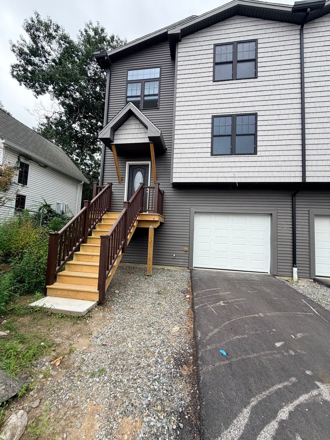 Single Family Residence at 54 Warner Ave, Worcester MA 01604, Worcester, photo 2 of 12