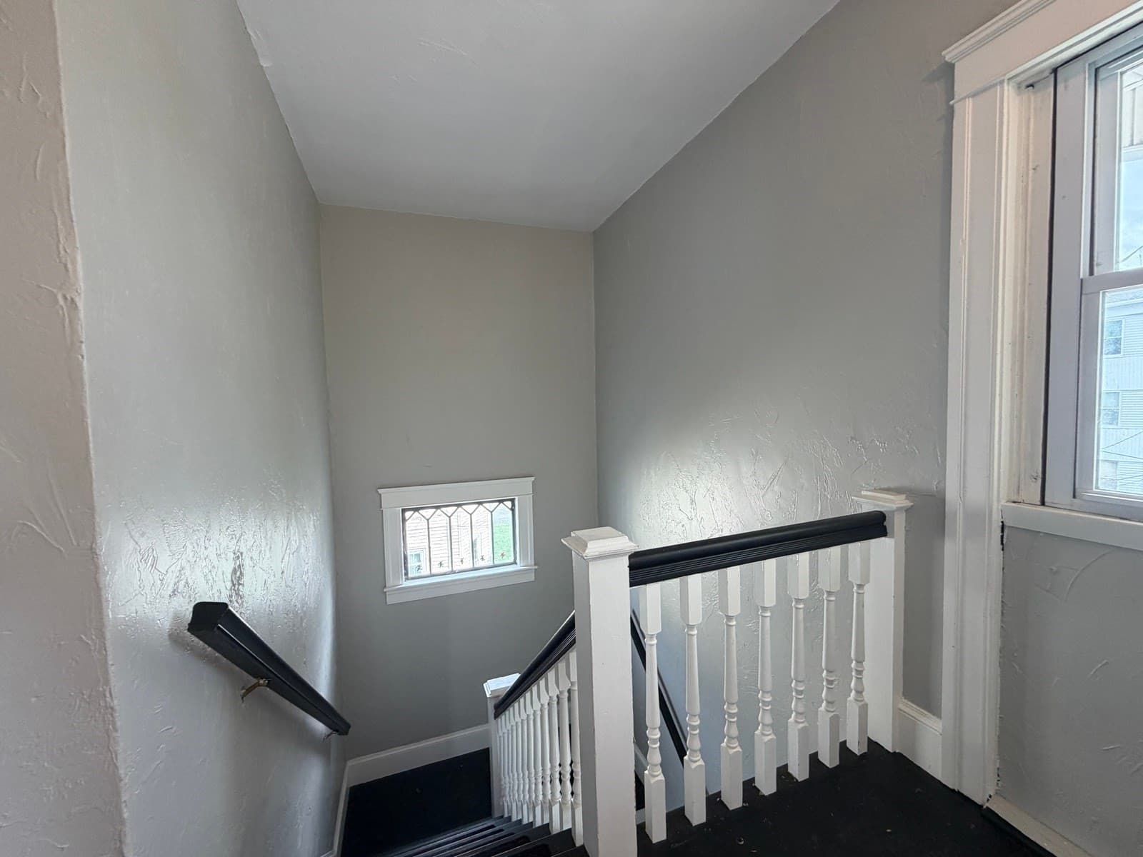 3 Family at 9-1/2 Bourne St, Worcester MA 01606, Worcester, photo 32 of 42