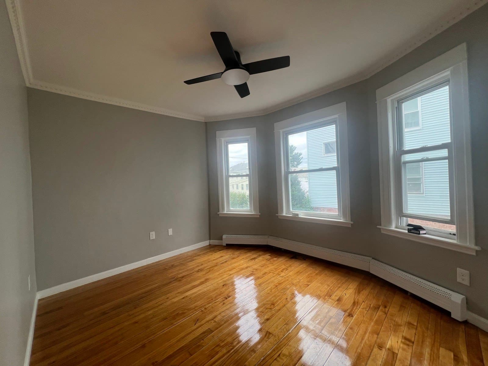 3 Family at 9-1/2 Bourne St, Worcester MA 01606, Worcester, photo 9 of 42