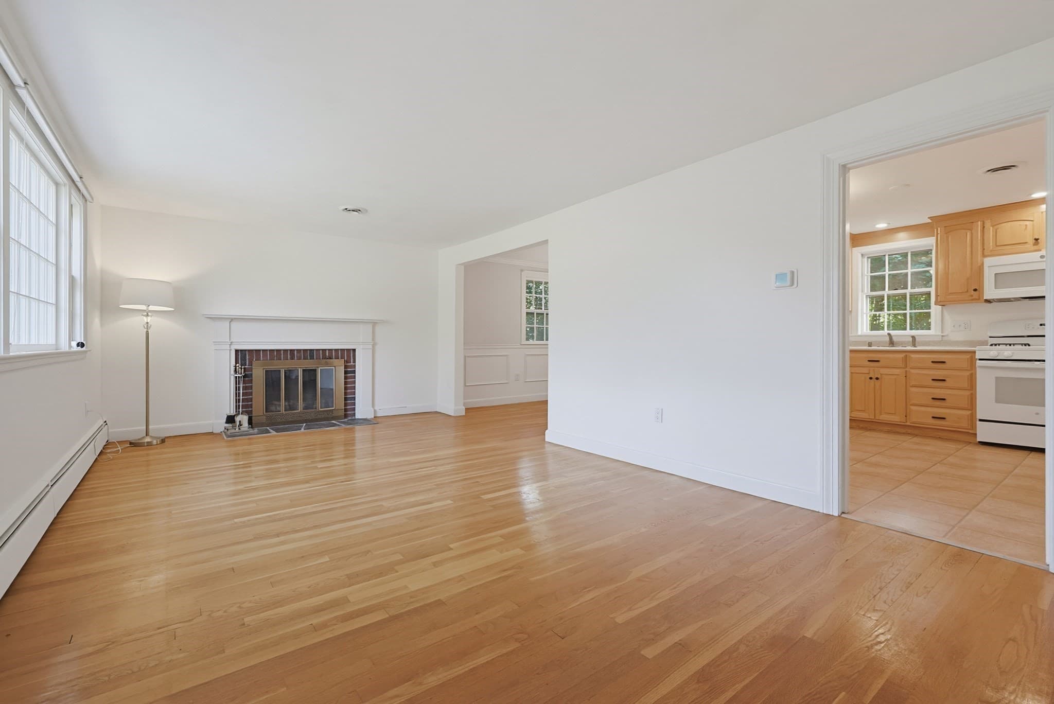 Single Family Residence at 7 Cheryl Dr, Foxboro MA 02035, Foxboro, photo 6 of 42
