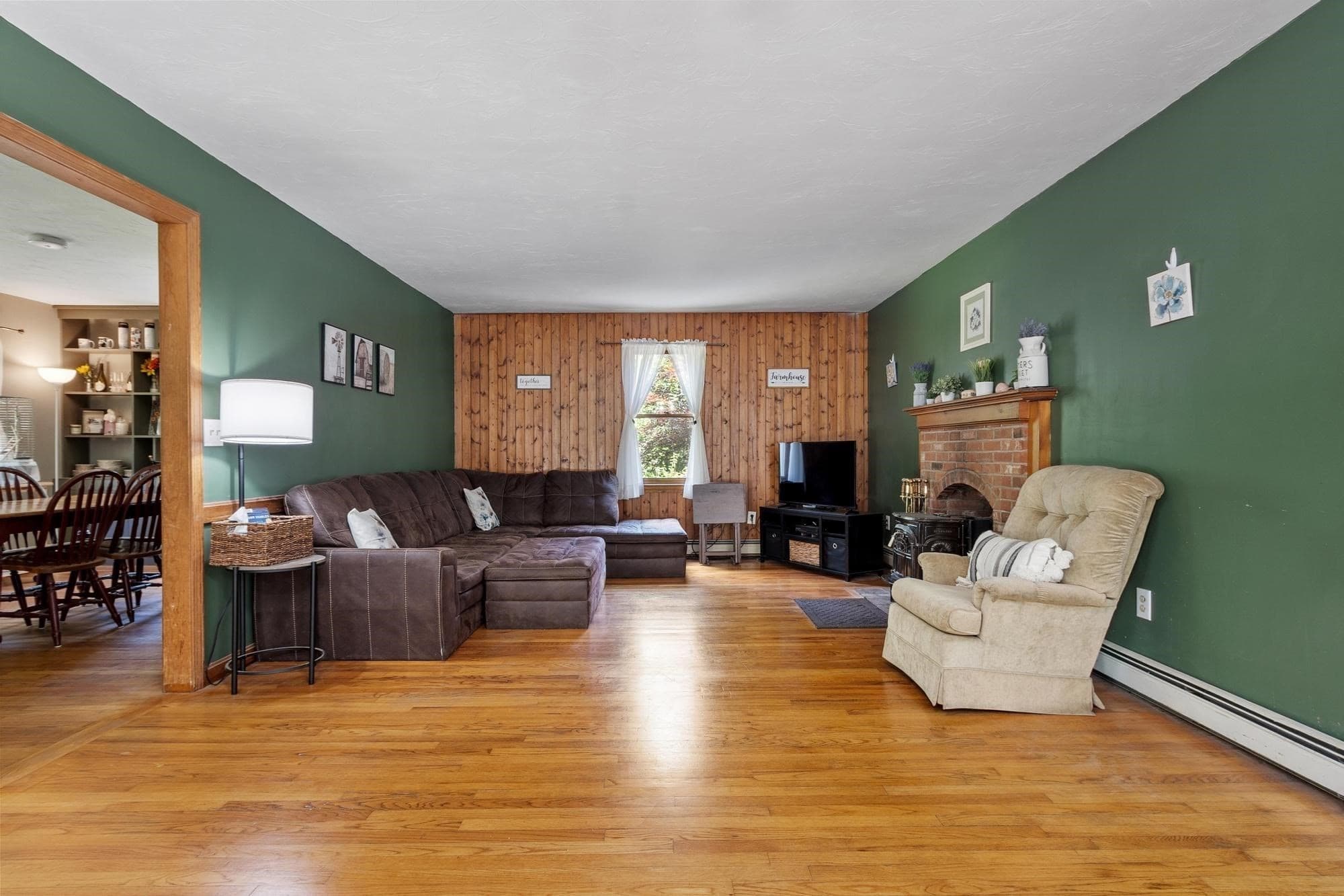 Single Family Residence at 27 Natty Pond Dr, Hubbardston MA 01452, Hubbardston, photo 7 of 41