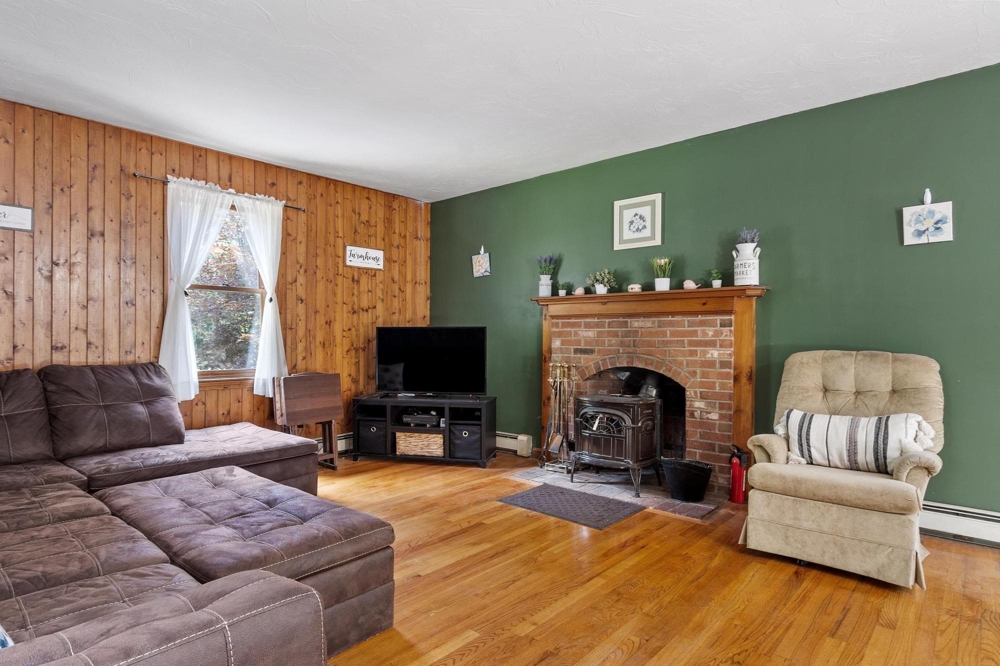 Single Family Residence at 27 Natty Pond Dr, Hubbardston MA 01452, Hubbardston, photo 9 of 41