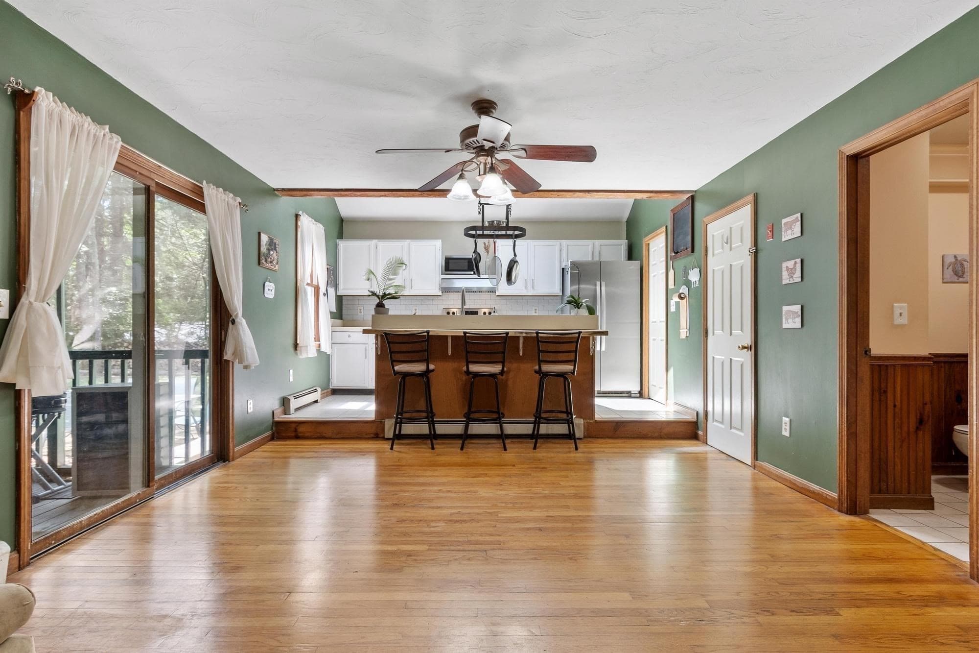 Single Family Residence at 27 Natty Pond Dr, Hubbardston MA 01452, Hubbardston, photo 11 of 41