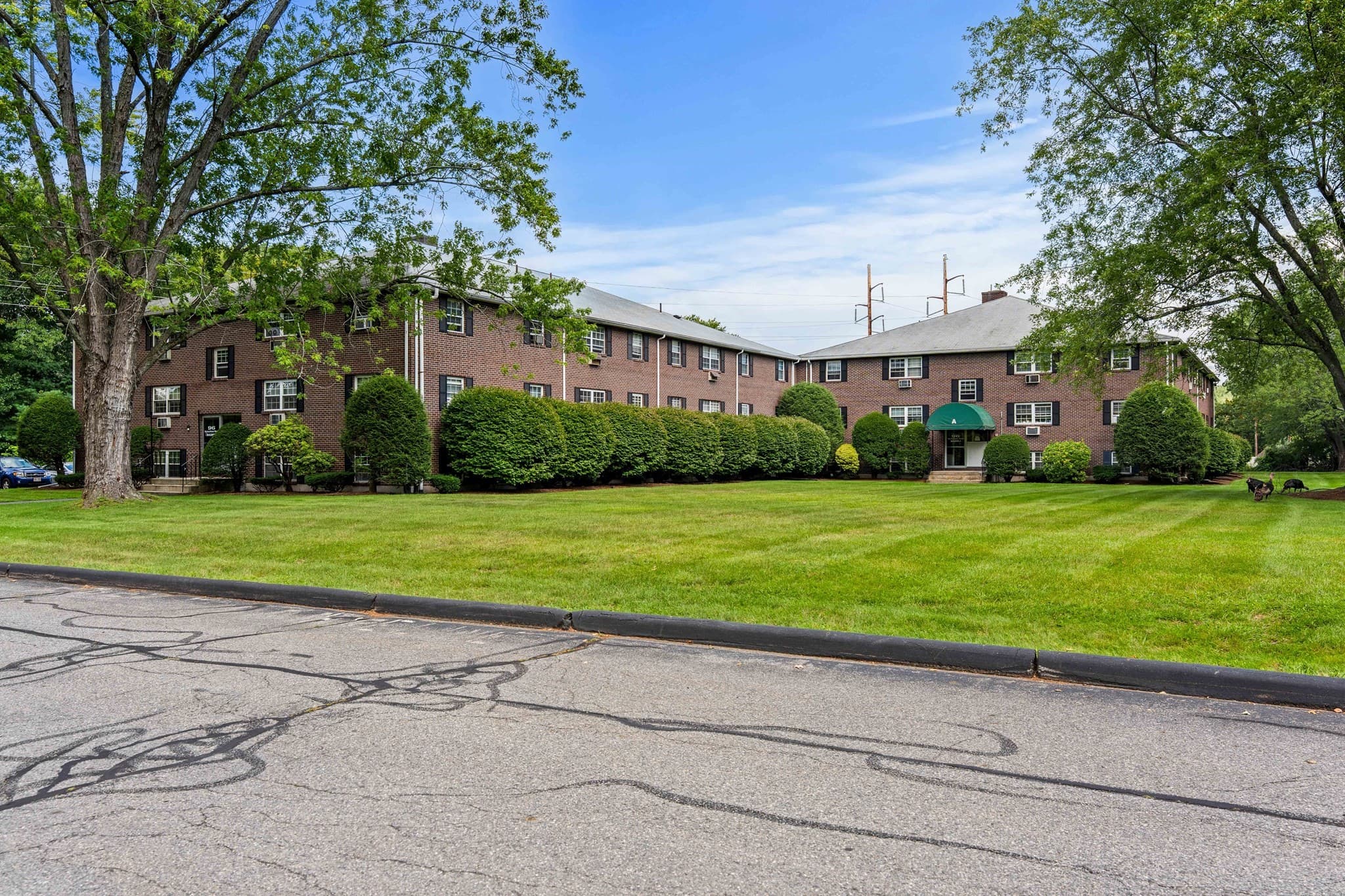 Condominium at 96 Richardson Rd # A5, Chelmsford MA 01863, Chelmsford, photo 2 of 20