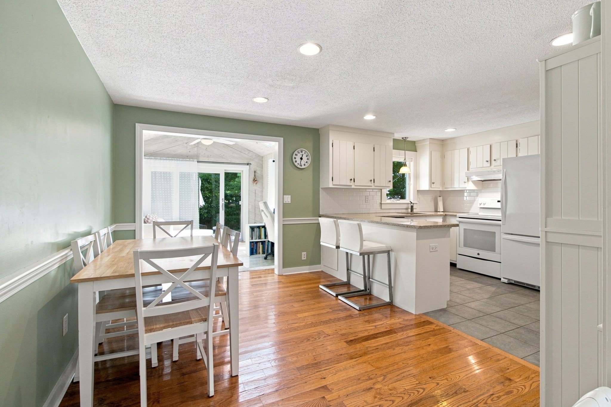 Single Family Residence at 48 Audubon Cir, Barnstable MA 02632, Barnstable, photo 4 of 35