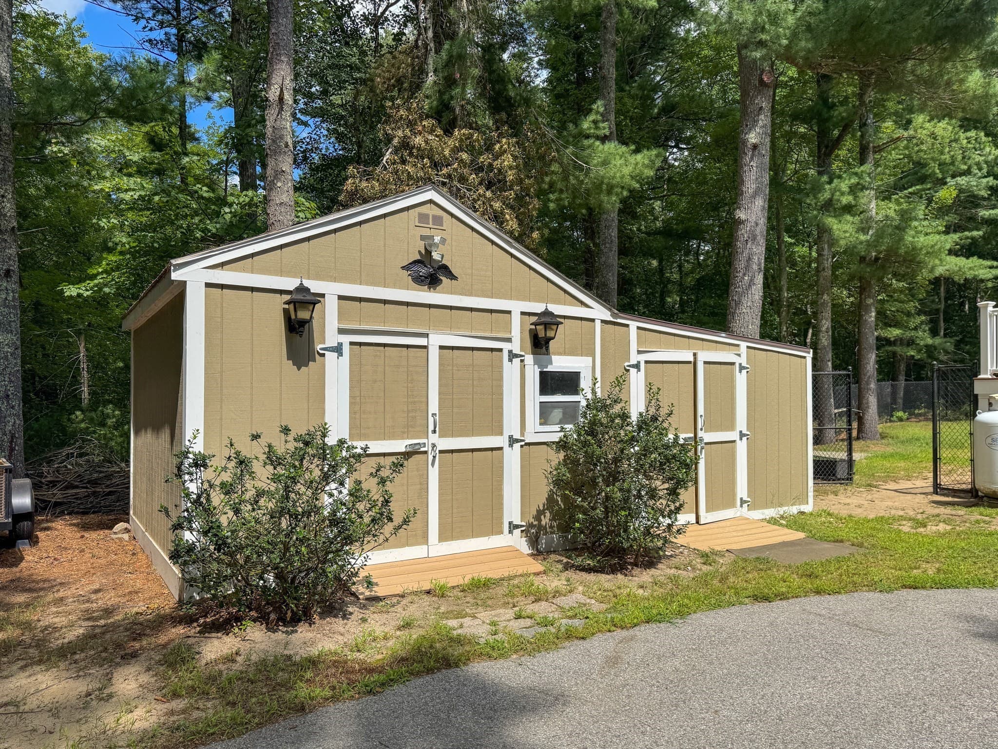 Single Family Residence at 617 Marys Pond Rd, Rochester MA 02770, Rochester, photo 5 of 15